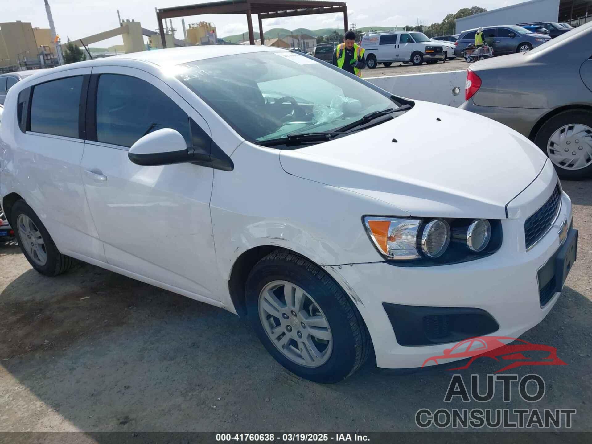 CHEVROLET SONIC 2015 - 1G1JC6SH6F4166390