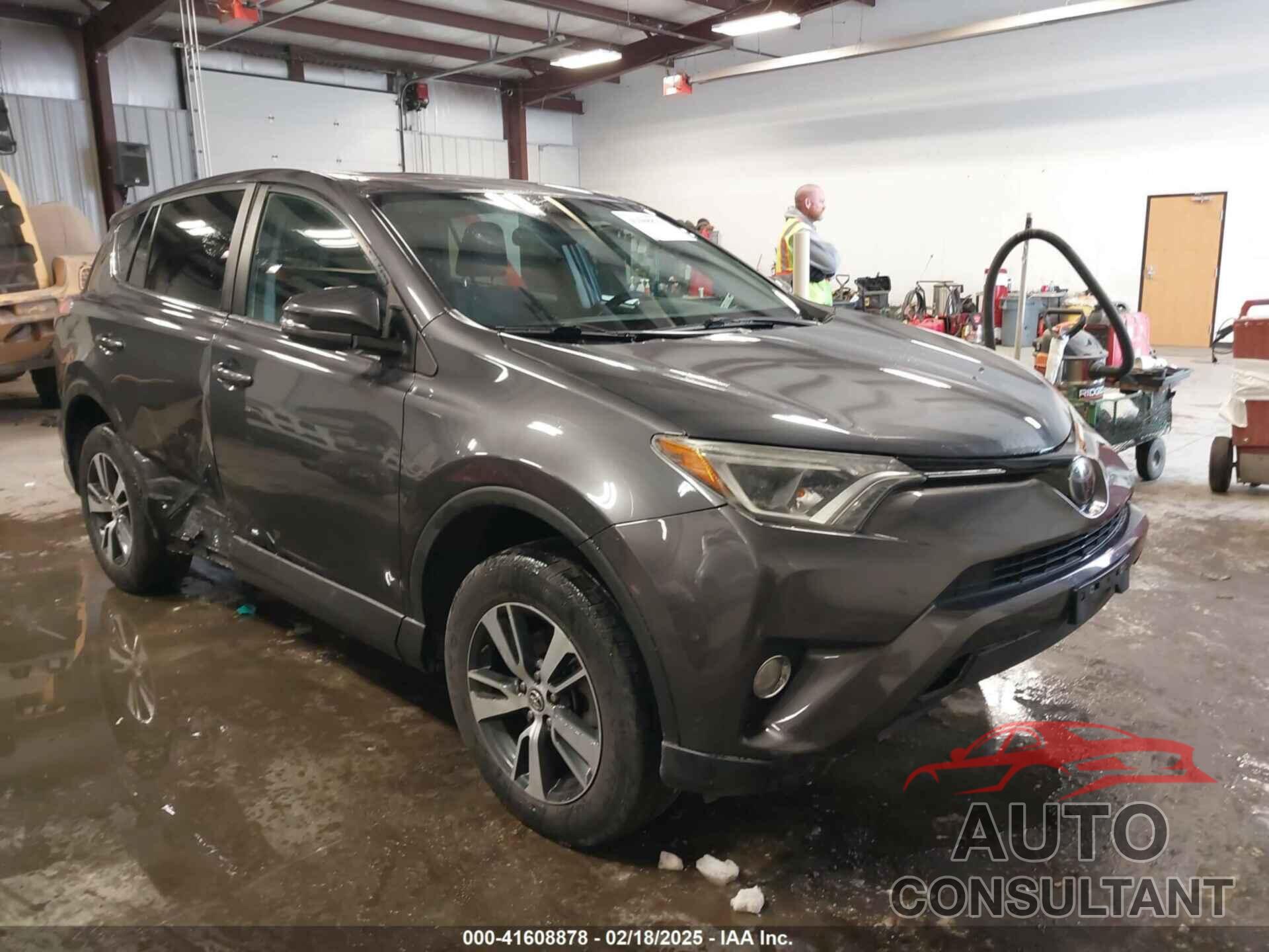 TOYOTA RAV4 2018 - 2T3RFREV5JW812311