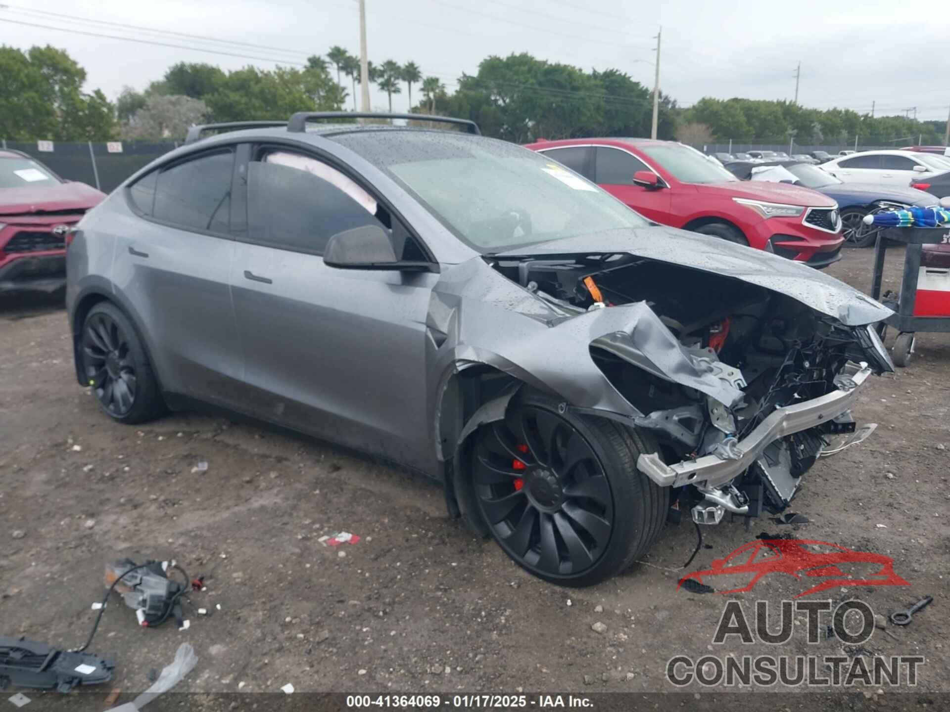 TESLA MODEL Y 2024 - 7SAYGDEF2RA295619