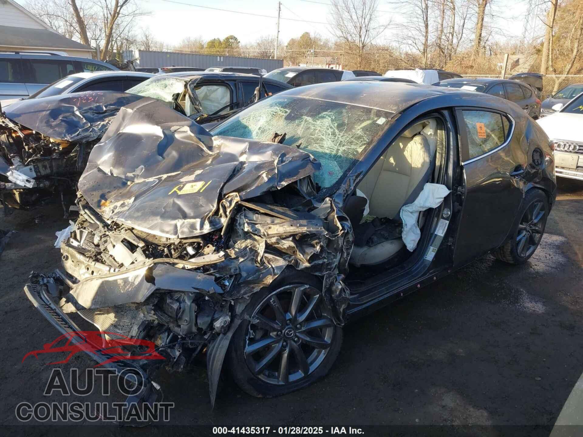 MAZDA MAZDA3 HATCHBACK 2019 - JM1BPBMMXK1134749