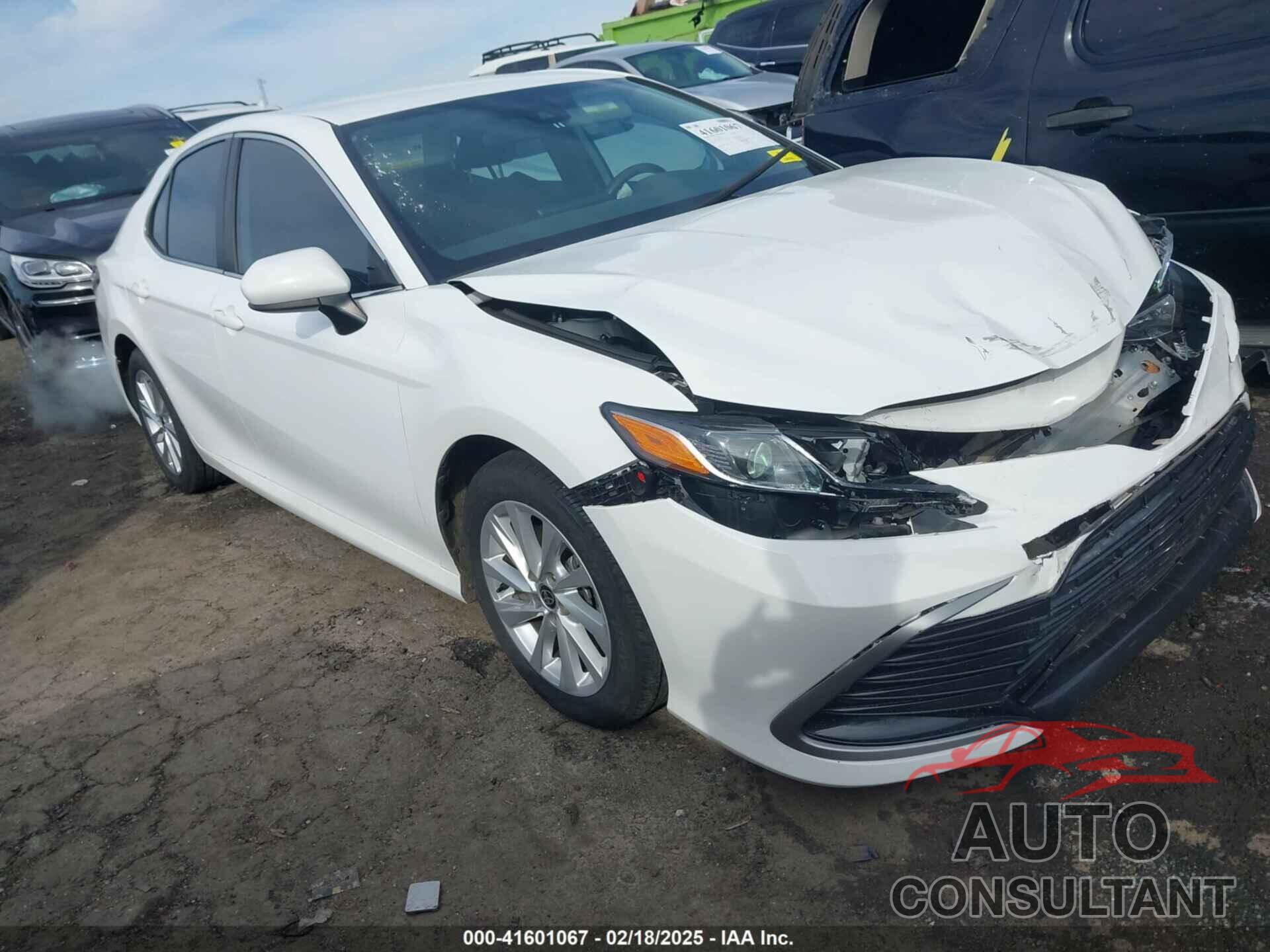 TOYOTA CAMRY 2021 - 4T1C11AK9MU581752