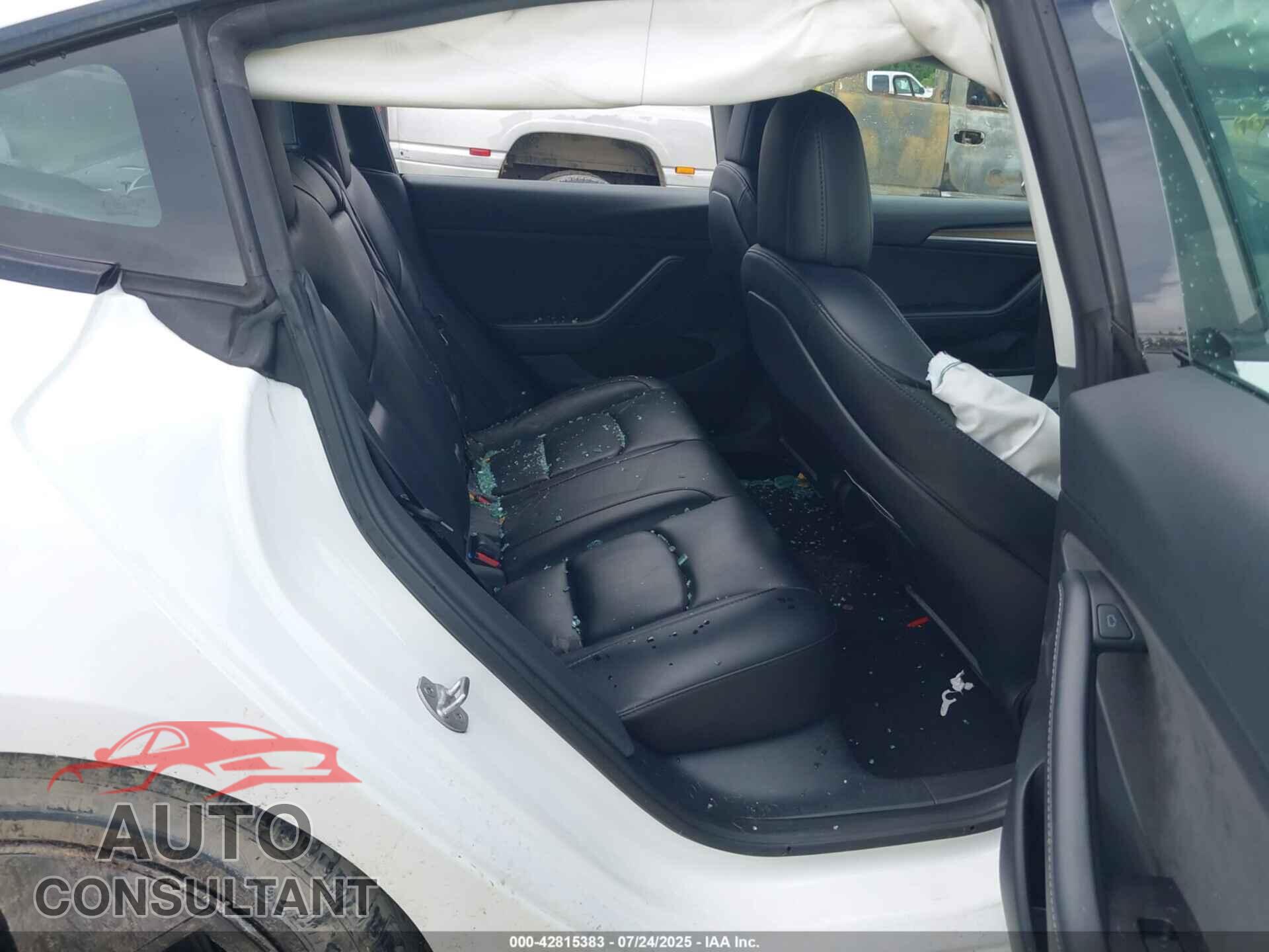 TESLA MODEL 3 2023 - 5YJ3E1EA0PF448661