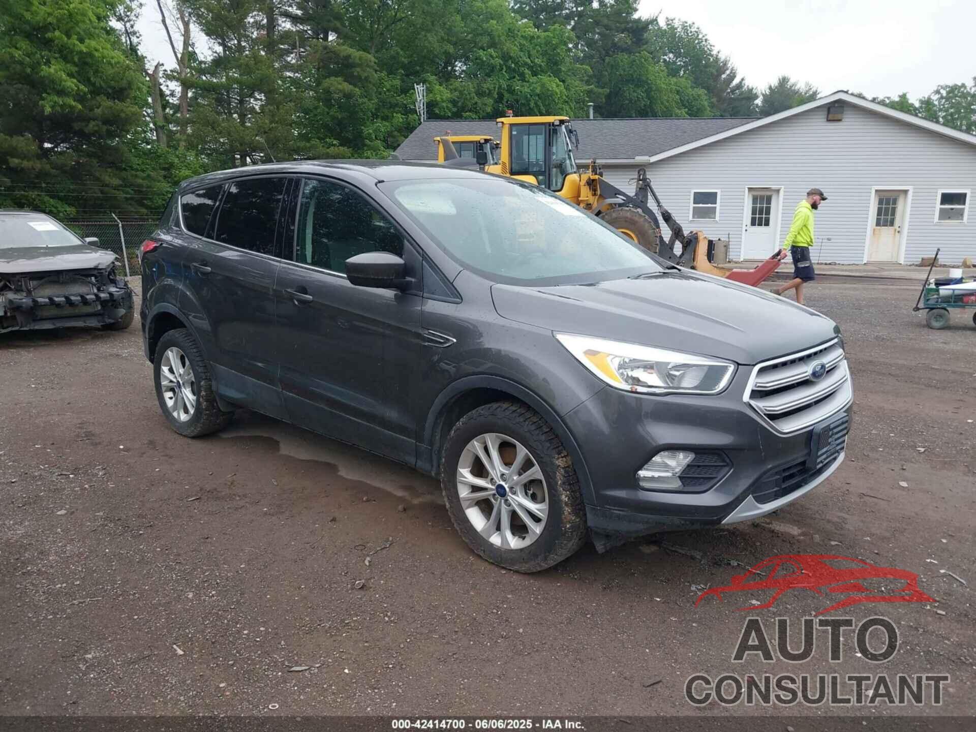 FORD ESCAPE 2017 - 1FMCU9GD7HUD07020