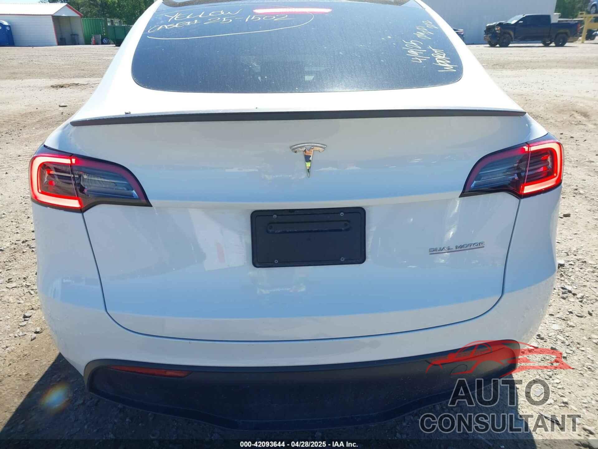 TESLA MODEL Y 2023 - 7SAYGDEF2PF858782