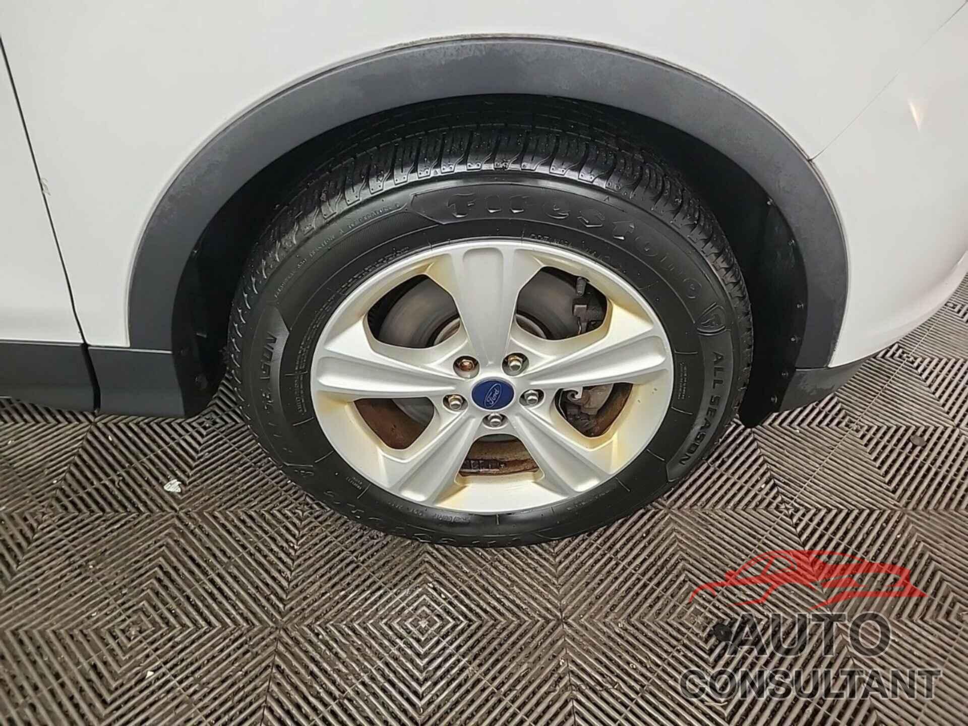 FORD ESCAPE 2016 - 1FMCU9GX0GUB00929