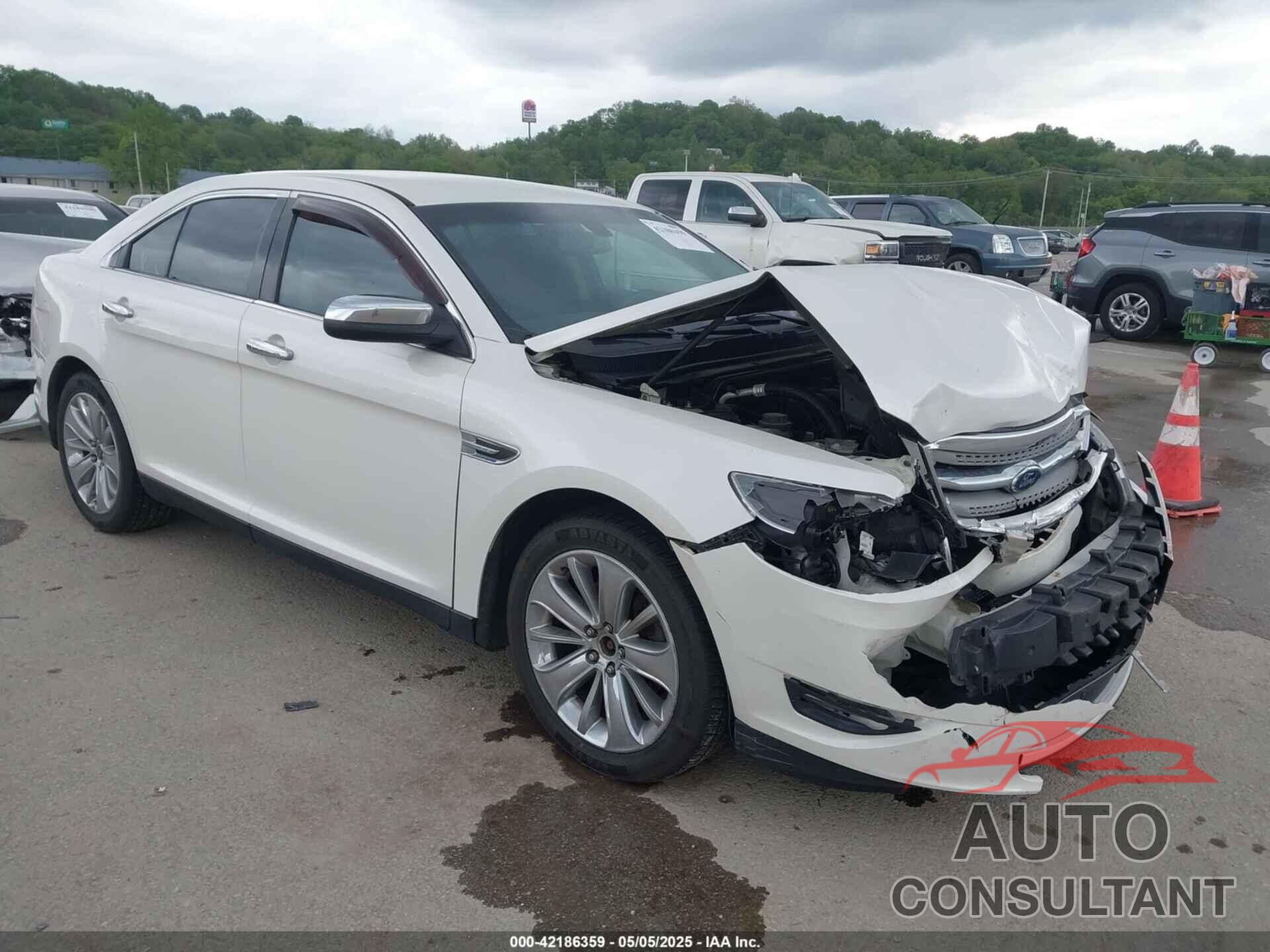 FORD TAURUS 2011 - 1FAHP2FW4BG157536