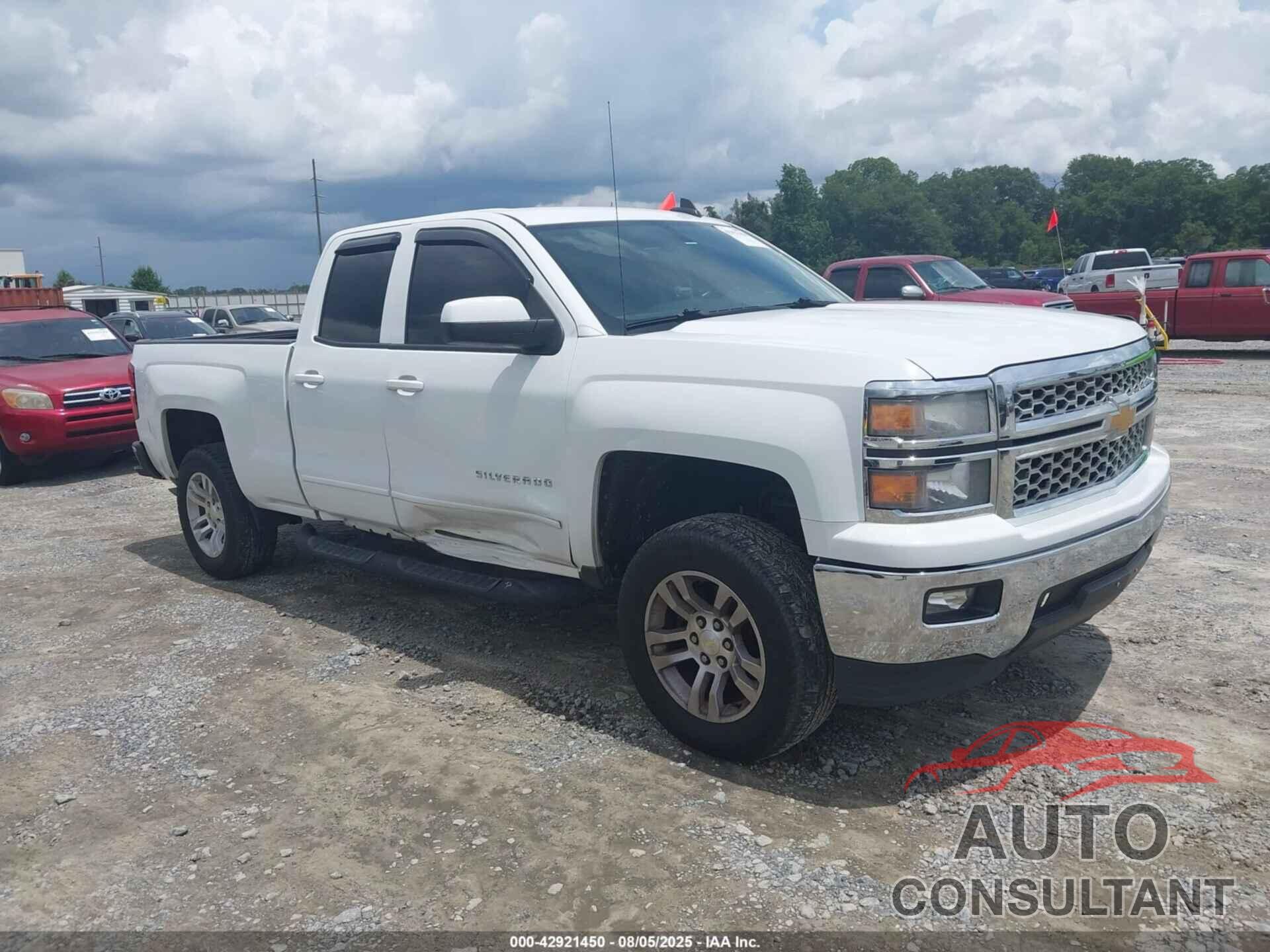 CHEVROLET SILVERADO 1500 2015 - 1GCRCREH9FZ196249