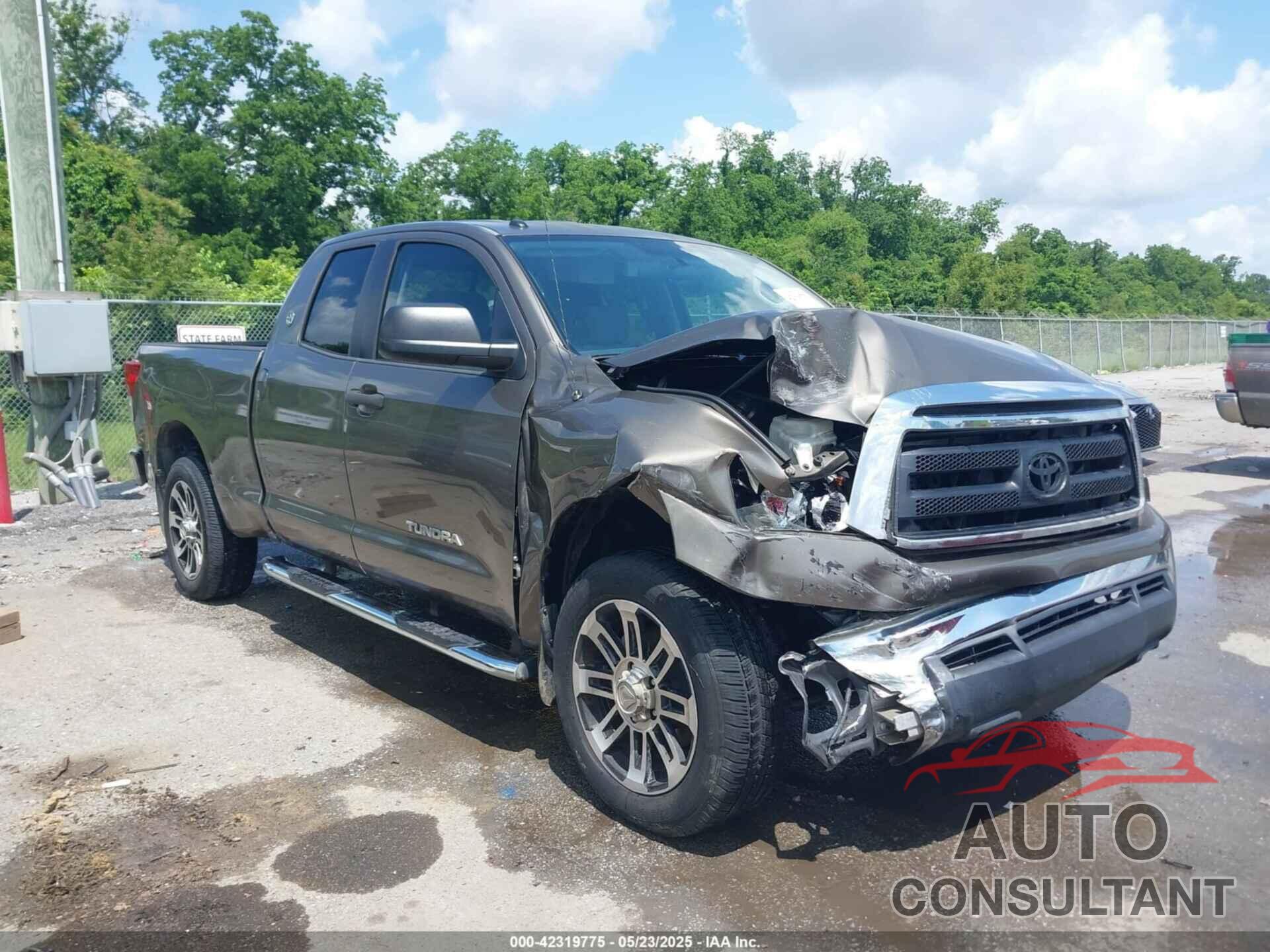 TOYOTA TUNDRA 2013 - 5TFRM5F11DX058382