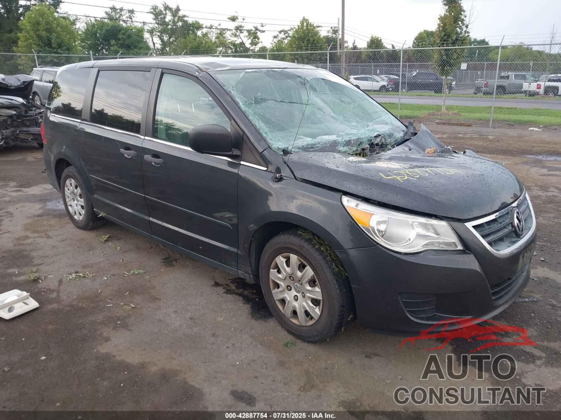 VOLKSWAGEN ROUTAN 2012 - 2C4RVAAG8CR353834