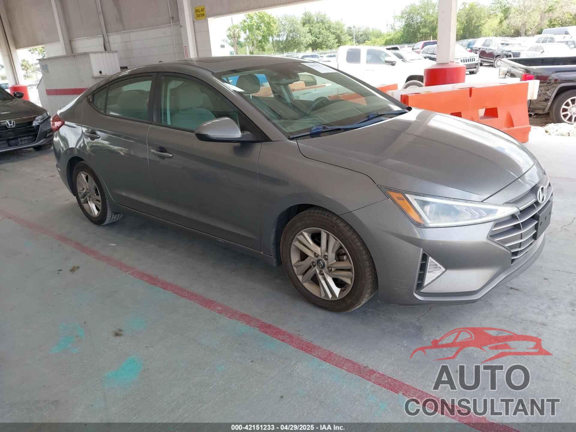 HYUNDAI ELANTRA 2019 - 5NPD84LF4KH425003
