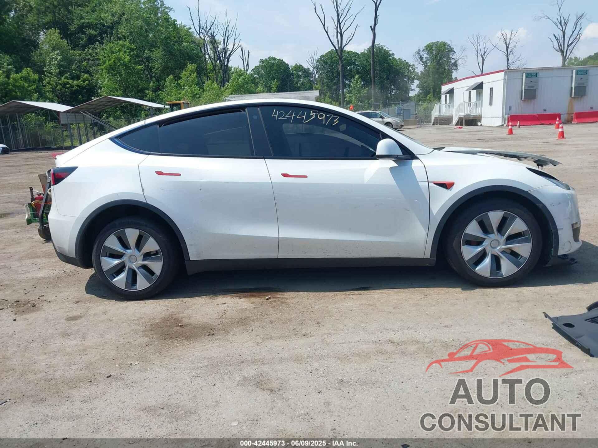 TESLA MODEL Y 2023 - 7SAYGDEE8PA121610