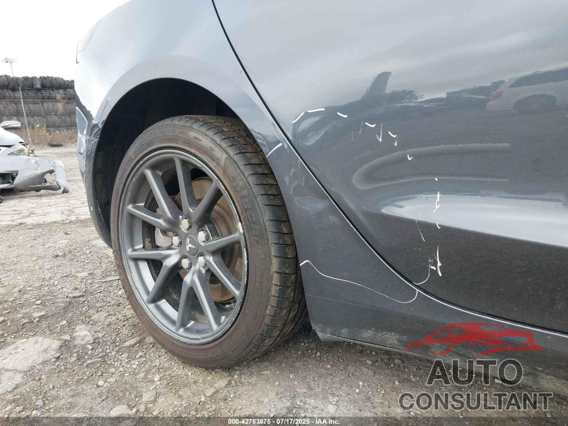 TESLA MODEL 3 2018 - 5YJ3E1EA8JF025799
