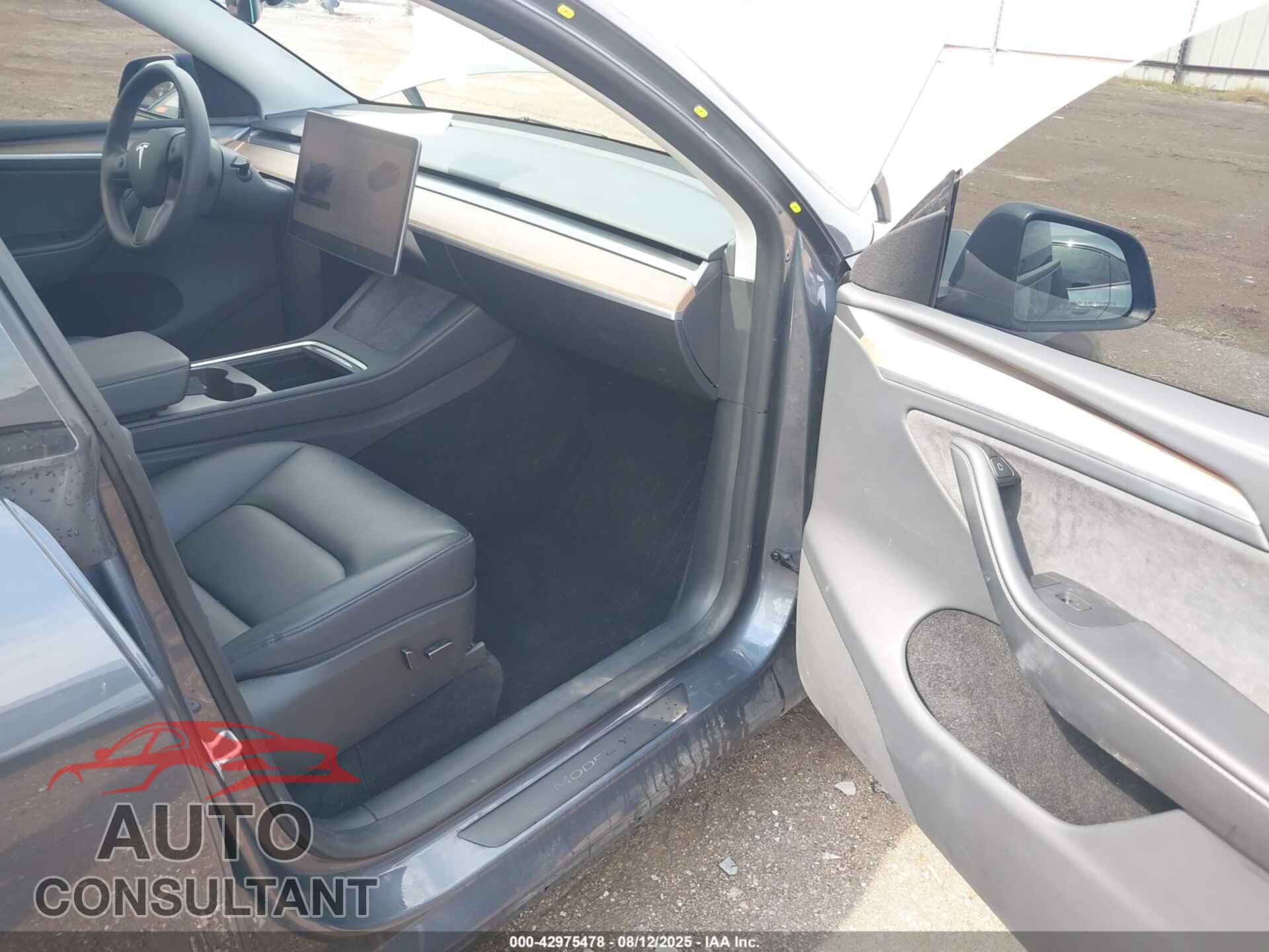 TESLA MODEL Y 2023 - 7SAYGDEE4PA202135