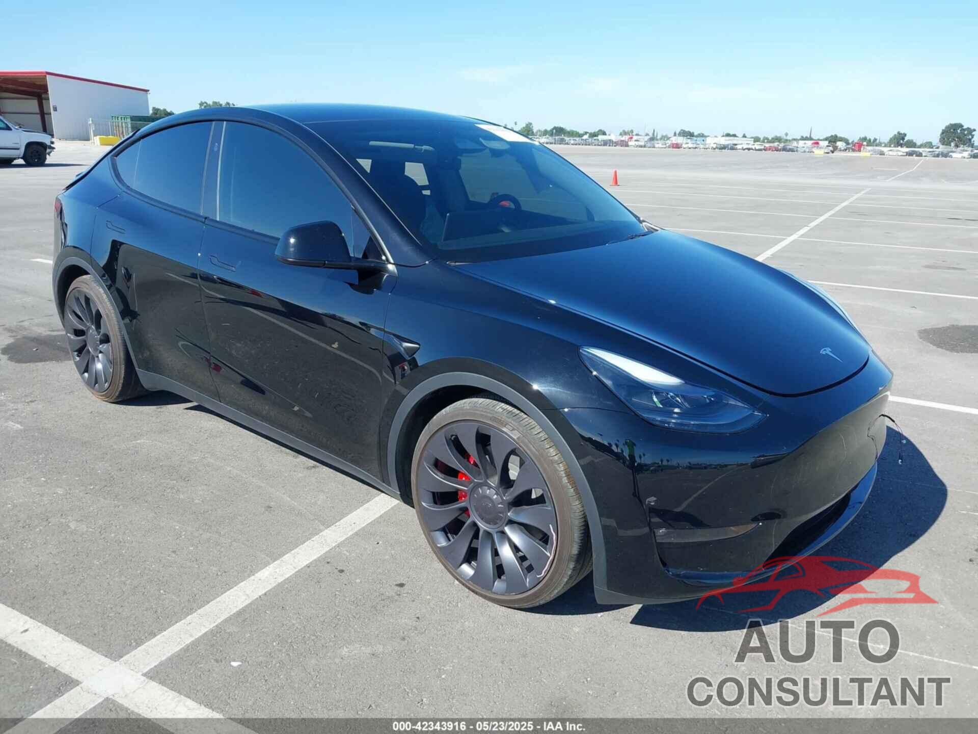 TESLA MODEL Y 2025 - 7SAYGDEFXSF261145