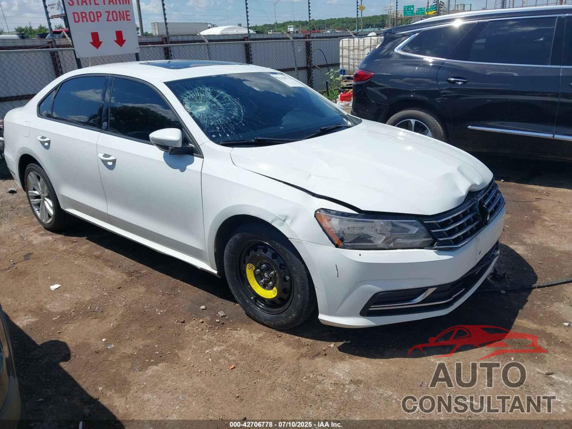 VOLKSWAGEN PASSAT 2019 - 1VWLA7A30KC010571