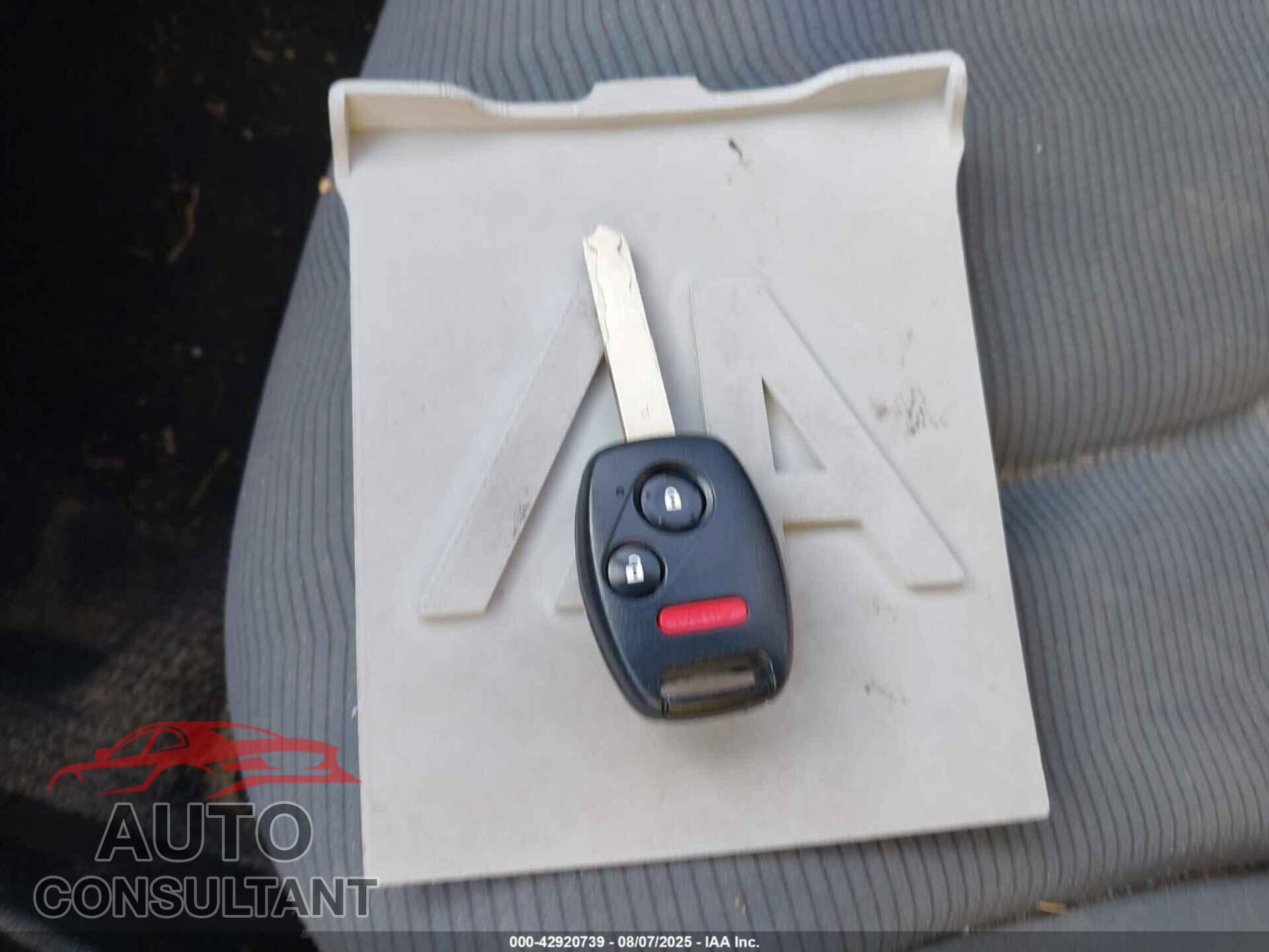 HONDA FIT 2013 - JHMGE8H38DC067106