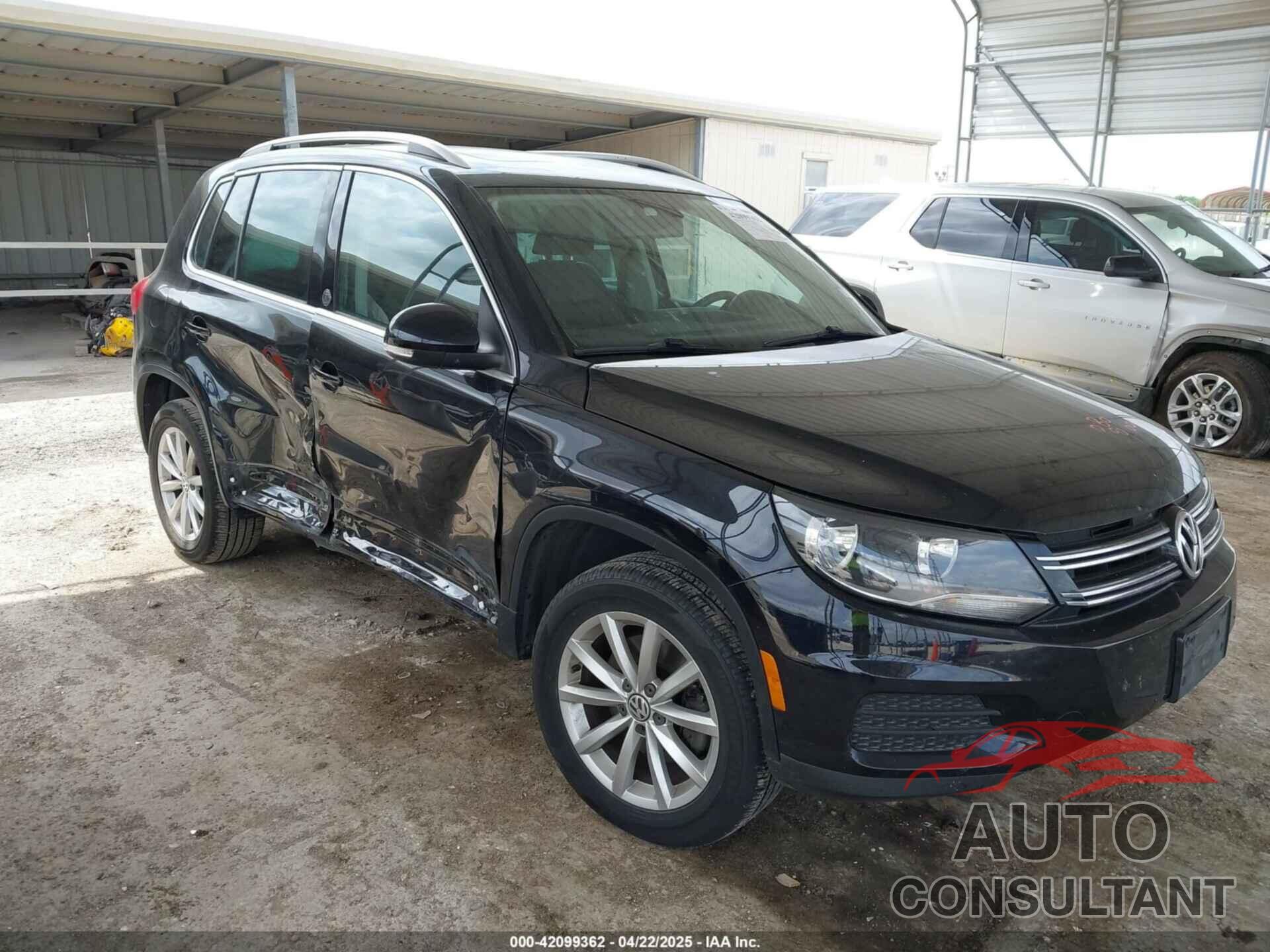 VOLKSWAGEN TIGUAN 2017 - WVGRV7AX5HW501063