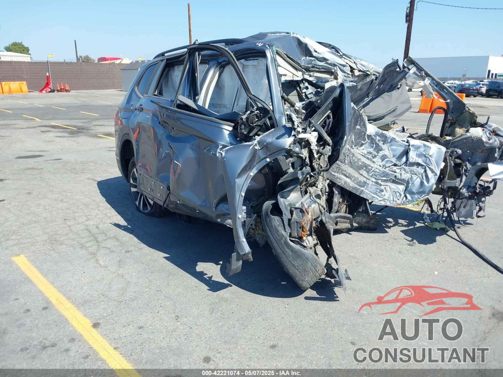 VOLKSWAGEN TIGUAN 2022 - 3VV1B7AX4NM123244