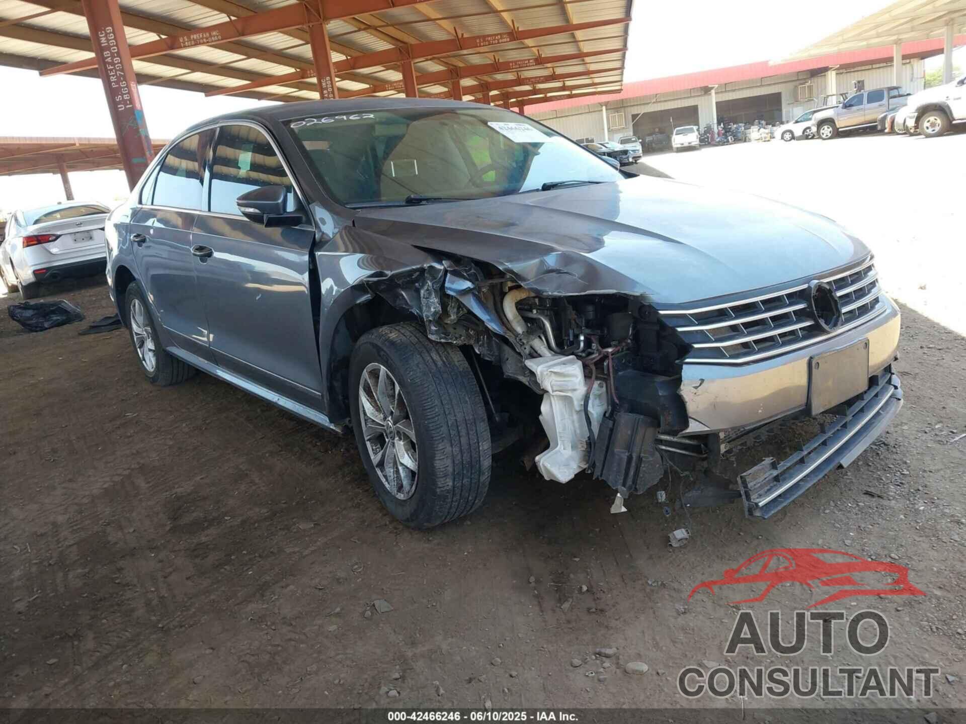 VOLKSWAGEN PASSAT 2017 - 1VWAT7A34HC026962