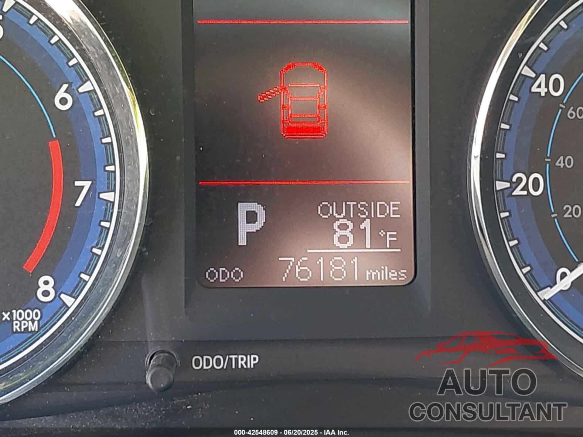 TOYOTA COROLLA 2017 - 2T1BURHEXHC946867
