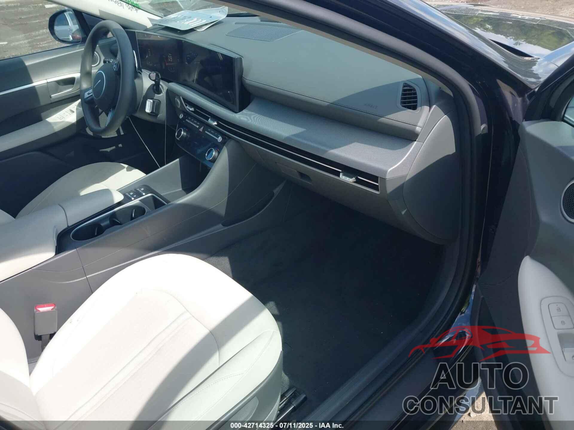 HYUNDAI SONATA 2024 - KMHL64JA5RA380367