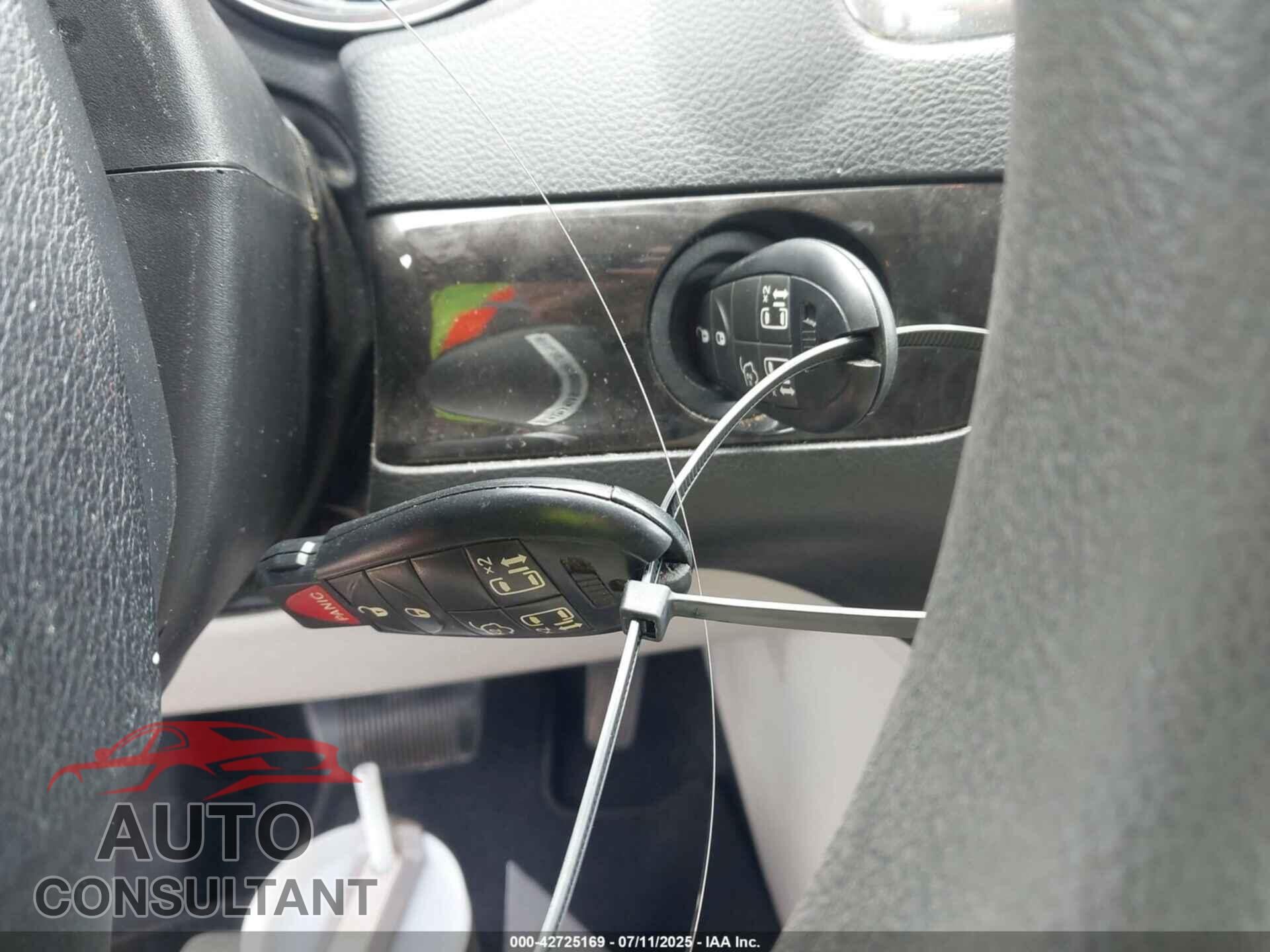 DODGE GRAND CARAVAN 2013 - 2C4RDGCG8DR615131
