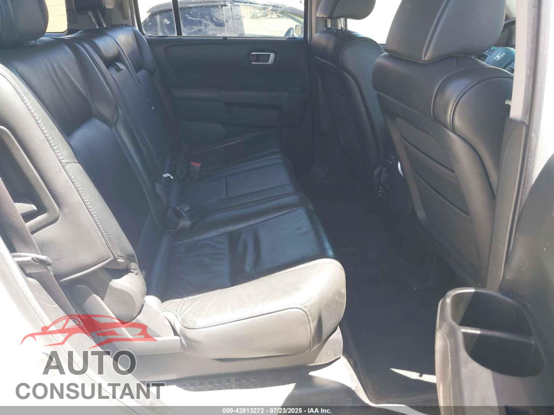 HONDA PILOT 2011 - 5FNYF3H94BB048305