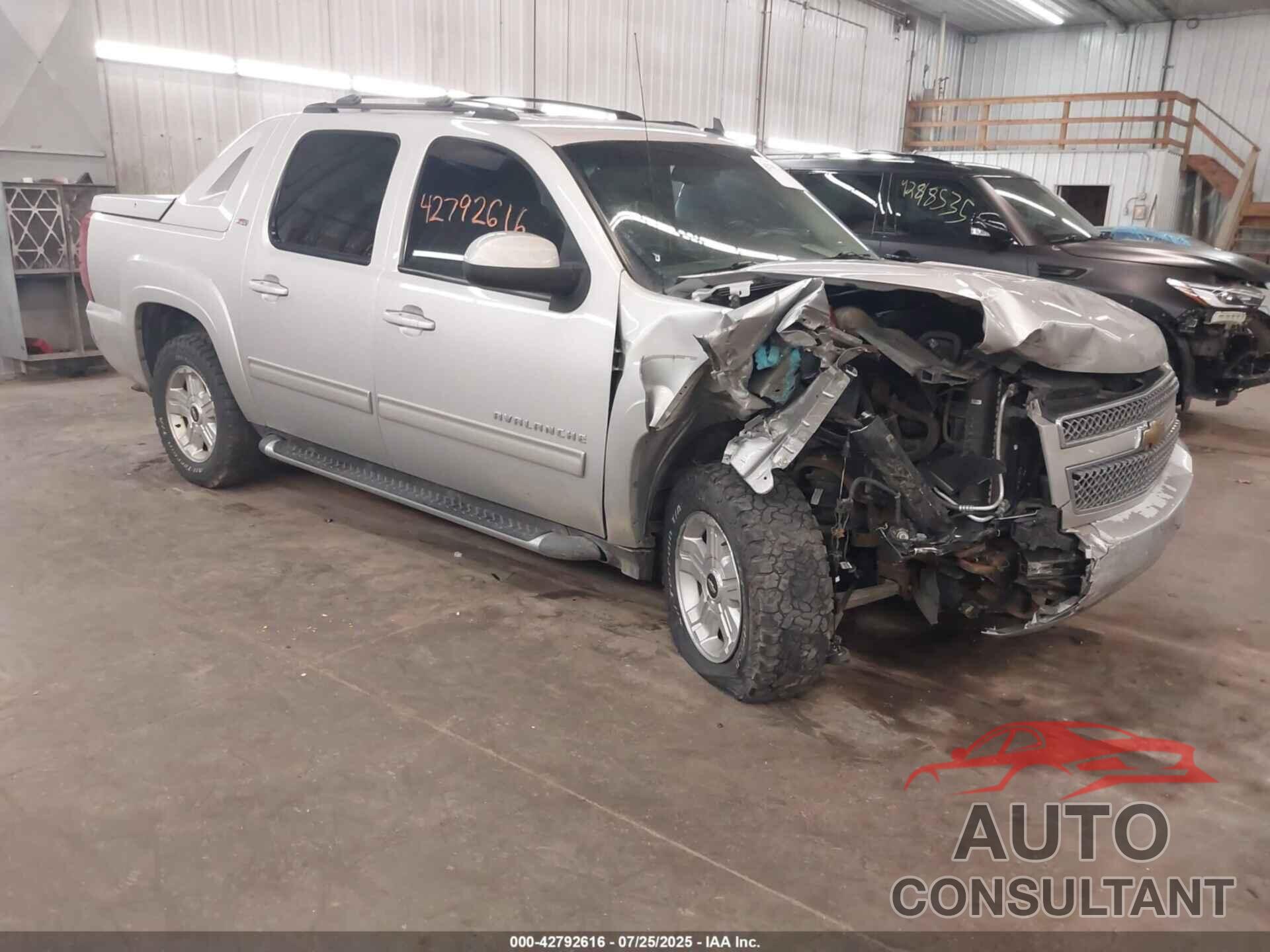 CHEVROLET AVALANCHE 1500 2011 - 3GNTKFE35BG352591