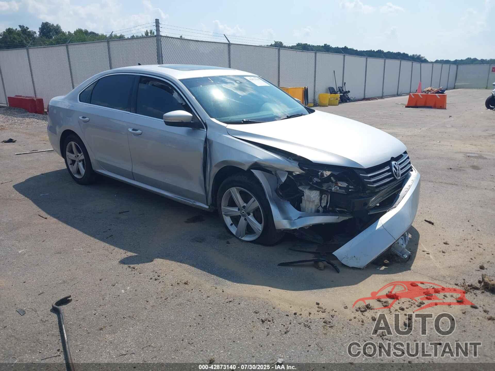 VOLKSWAGEN PASSAT 2013 - 1VWBP7A33DC120074