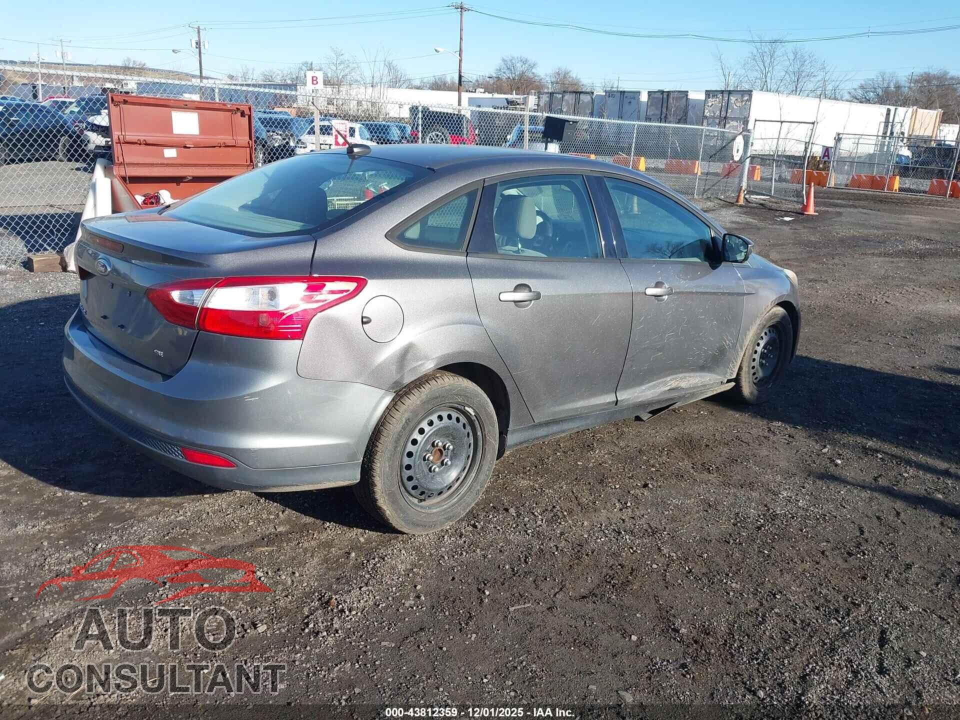 FORD FOCUS 2012 - 1FAHP3F27CL240857
