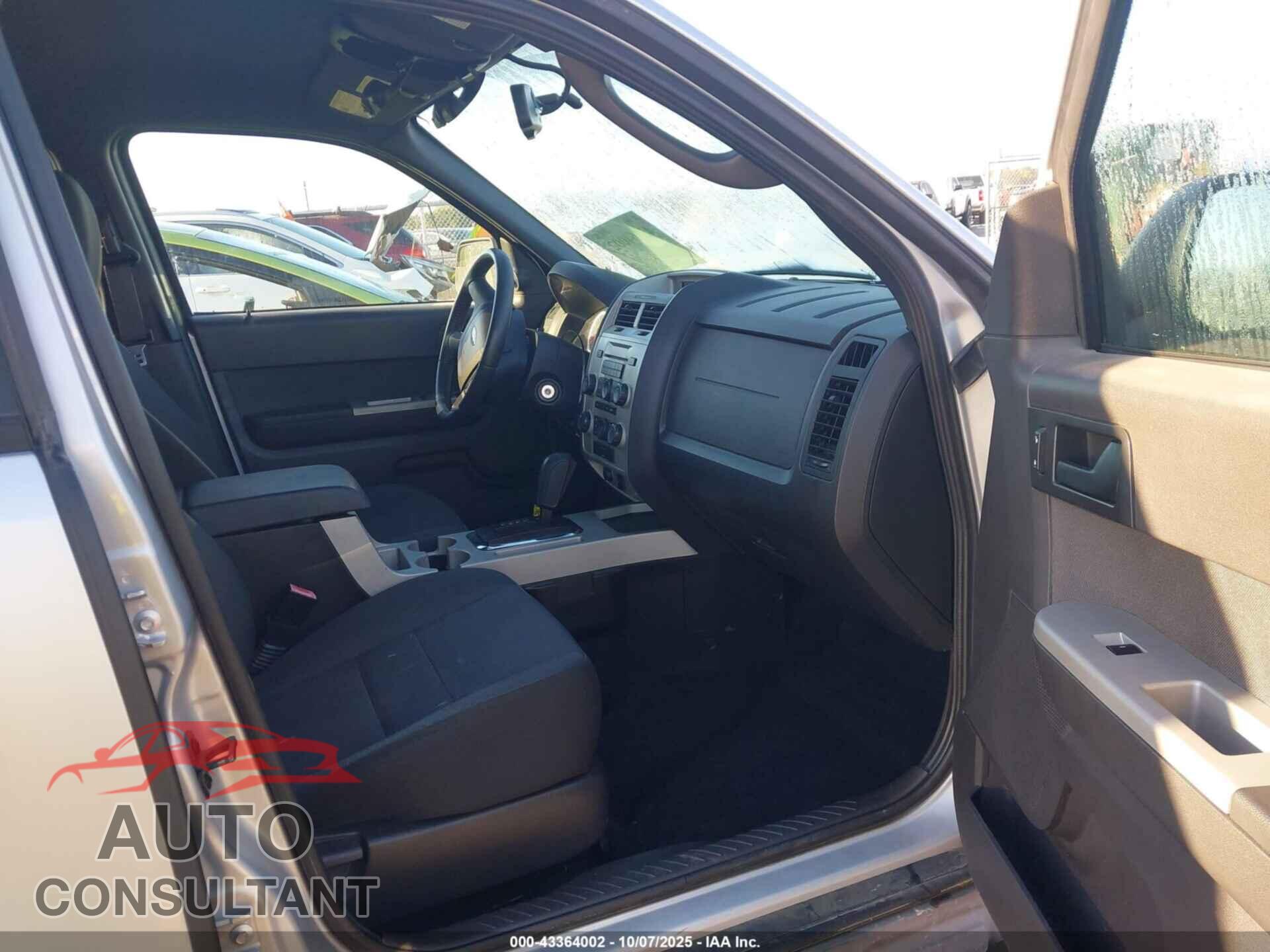 FORD ESCAPE 2011 - 1FMCU0D77BKA06549