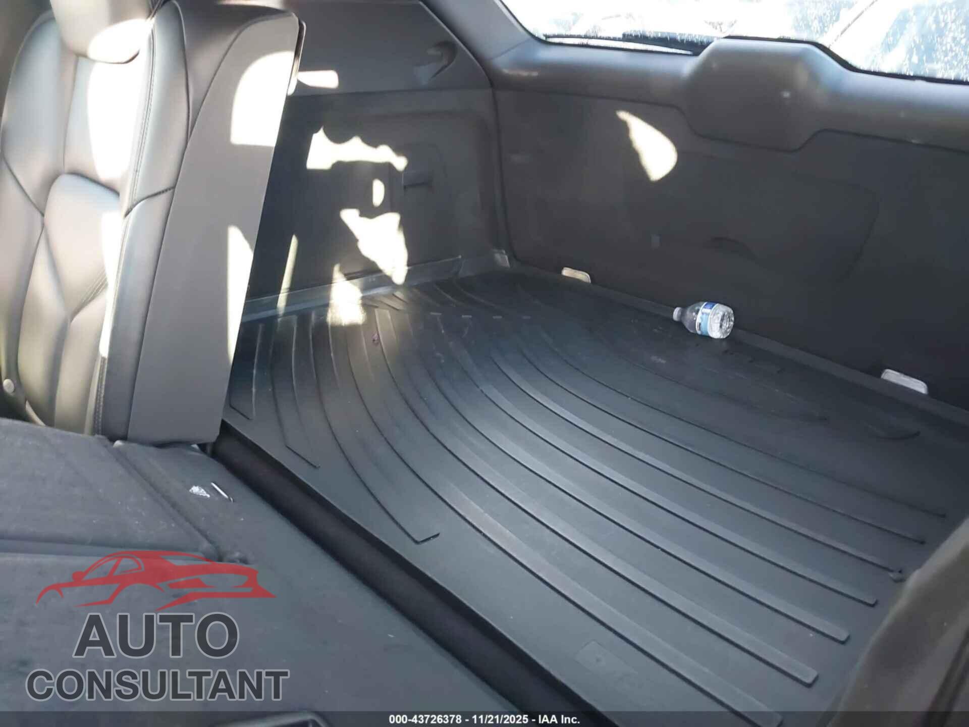 PORSCHE CAYENNE 2016 - WP1AA2A25GLA03058