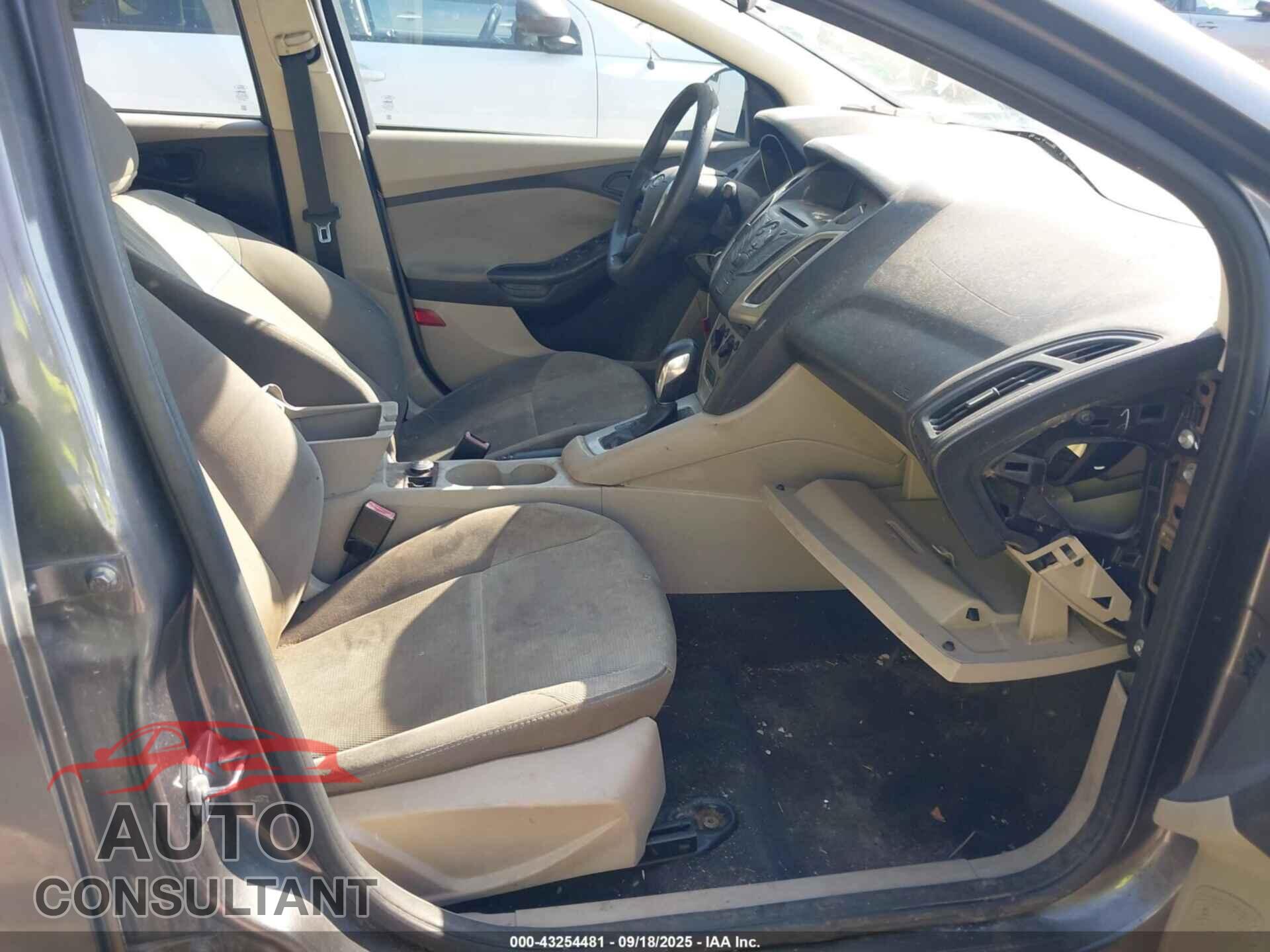 FORD FOCUS 2012 - 1FAHP3F23CL456513