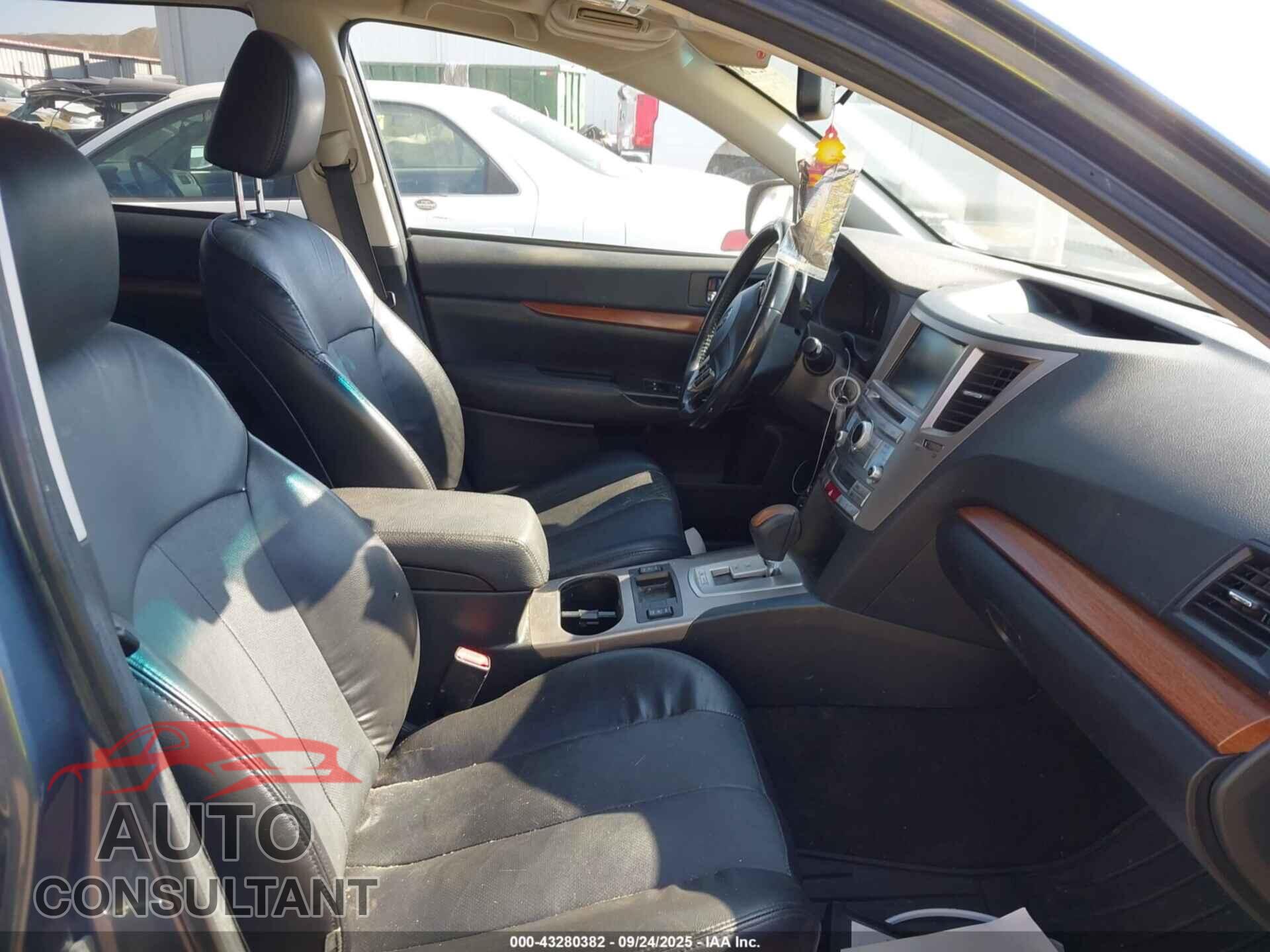 SUBARU OUTBACK 2013 - 4S4BRBPC8D3269812