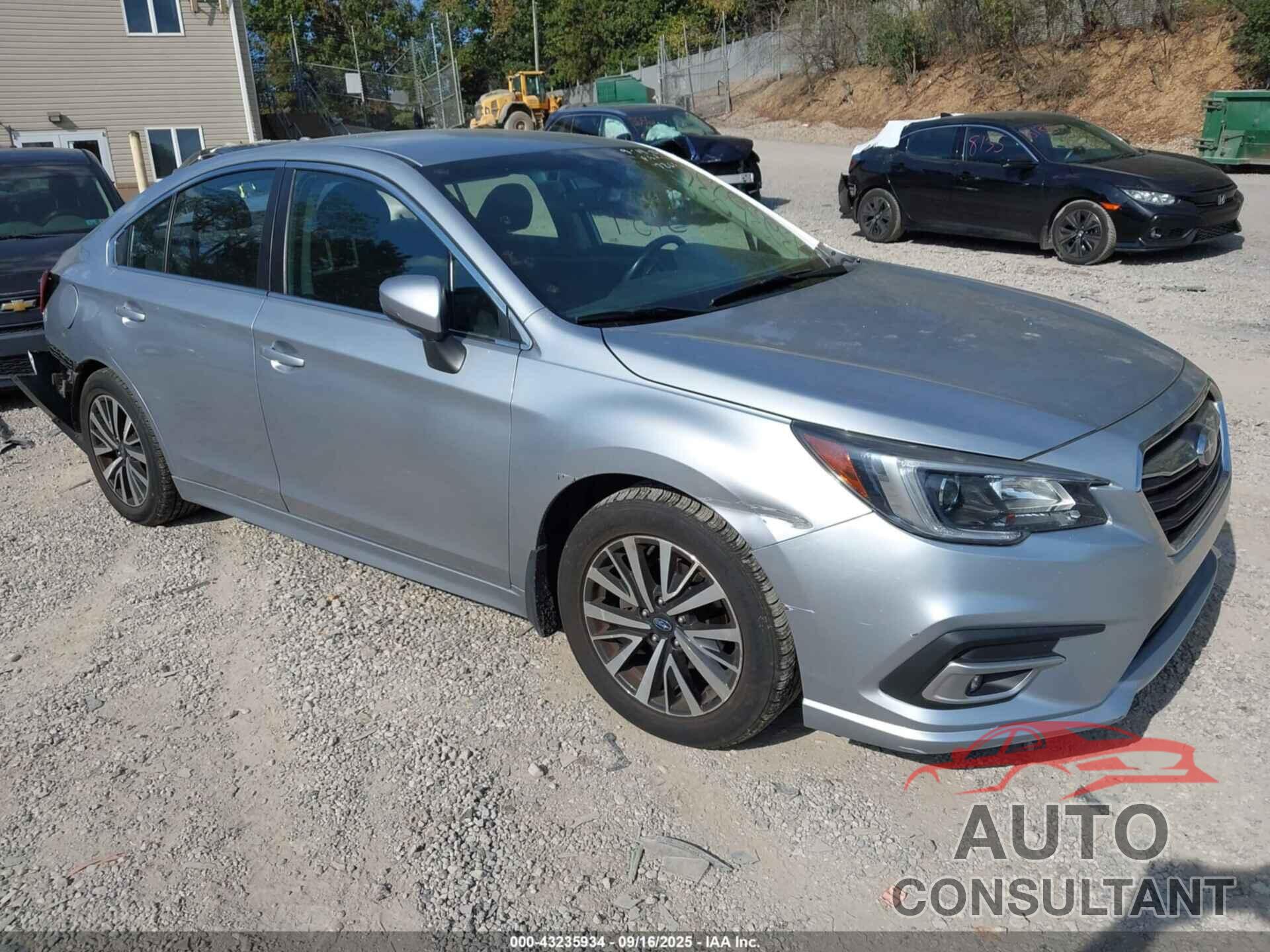 SUBARU LEGACY 2019 - 4S3BNAF65K3017261
