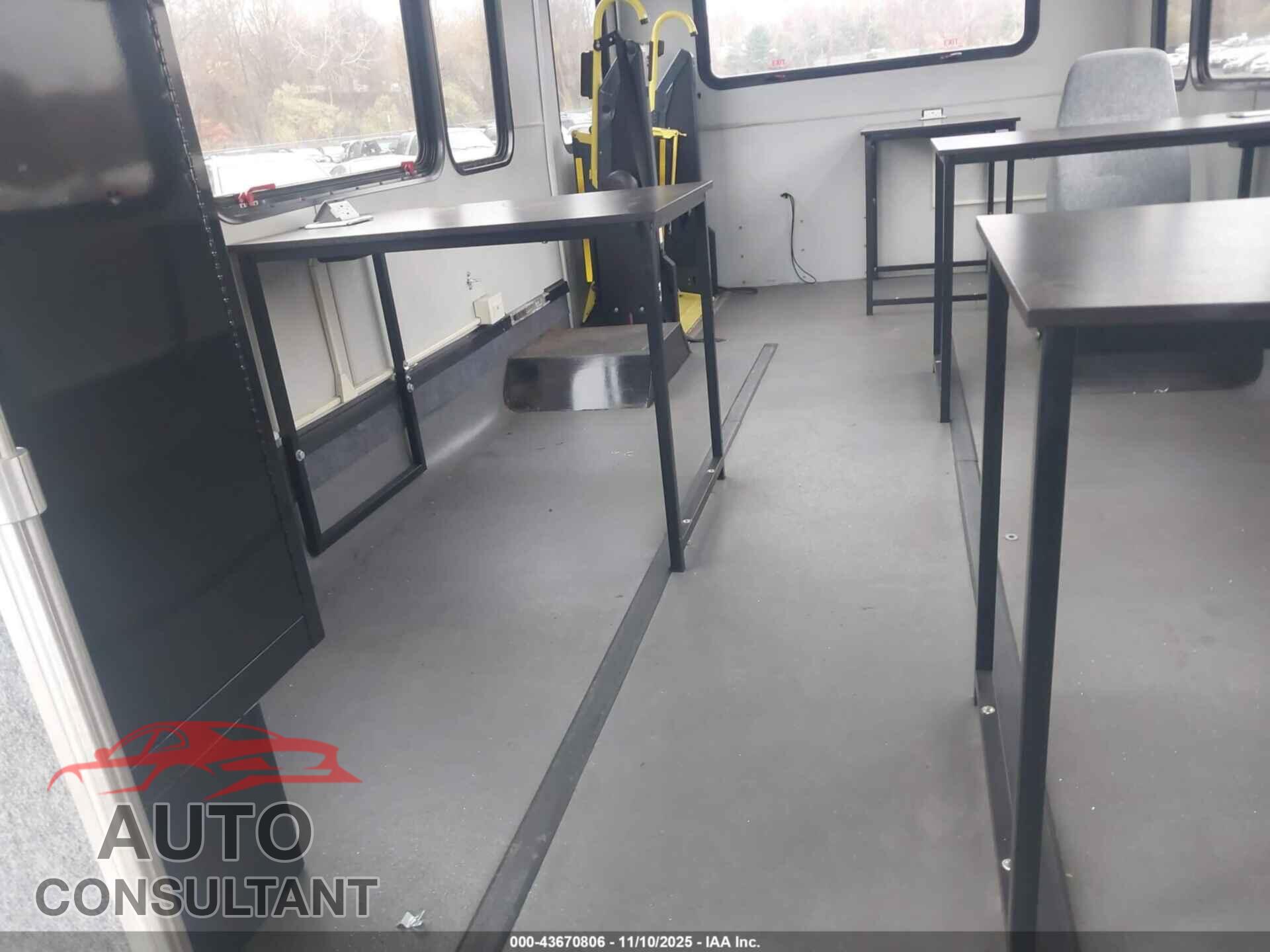 FORD E-450 CUTAWAY 2015 - 1FDFE4FS7FDA09660