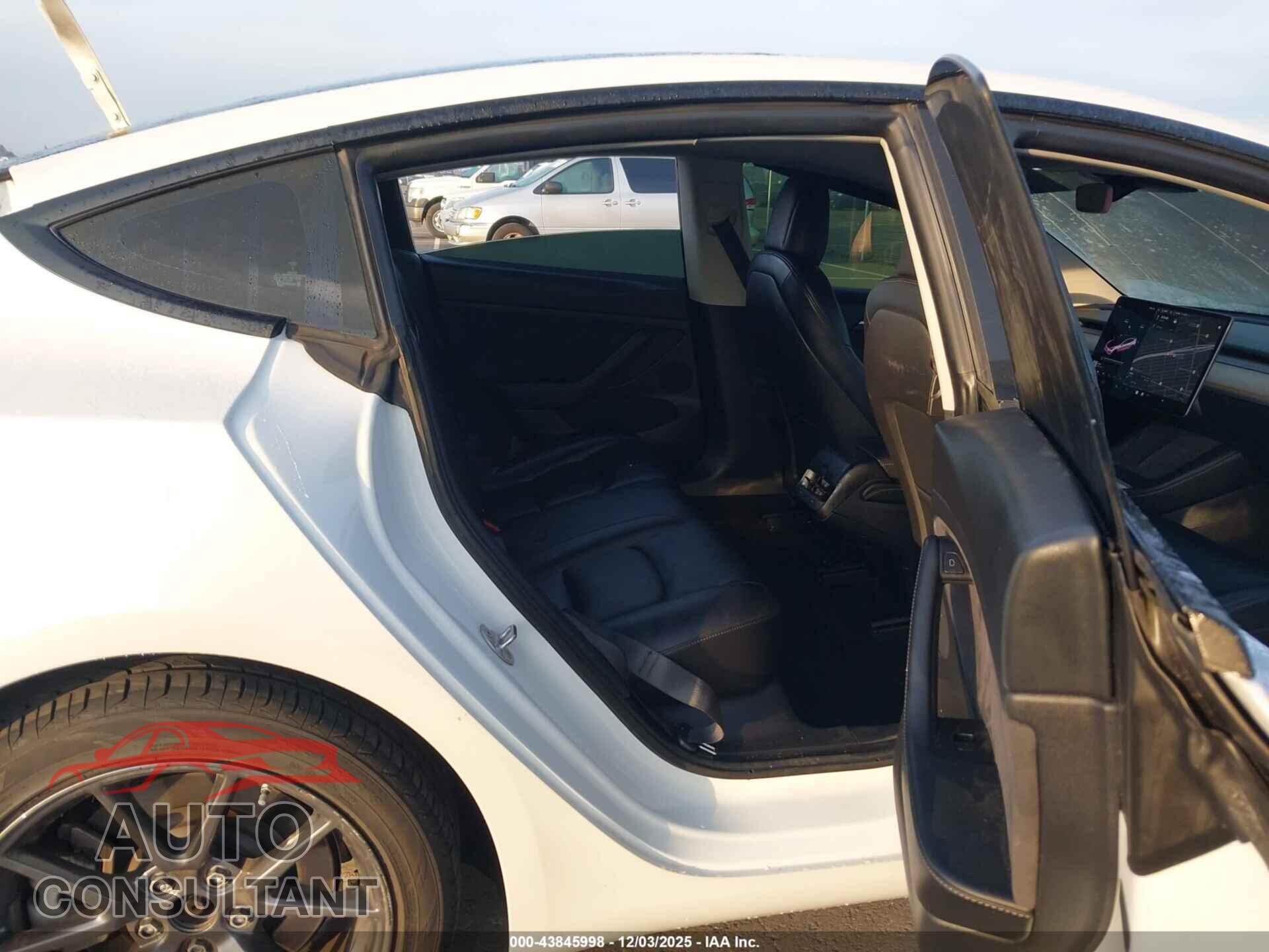 TESLA MODEL 3 2021 - 5YJ3E1EA9MF016131