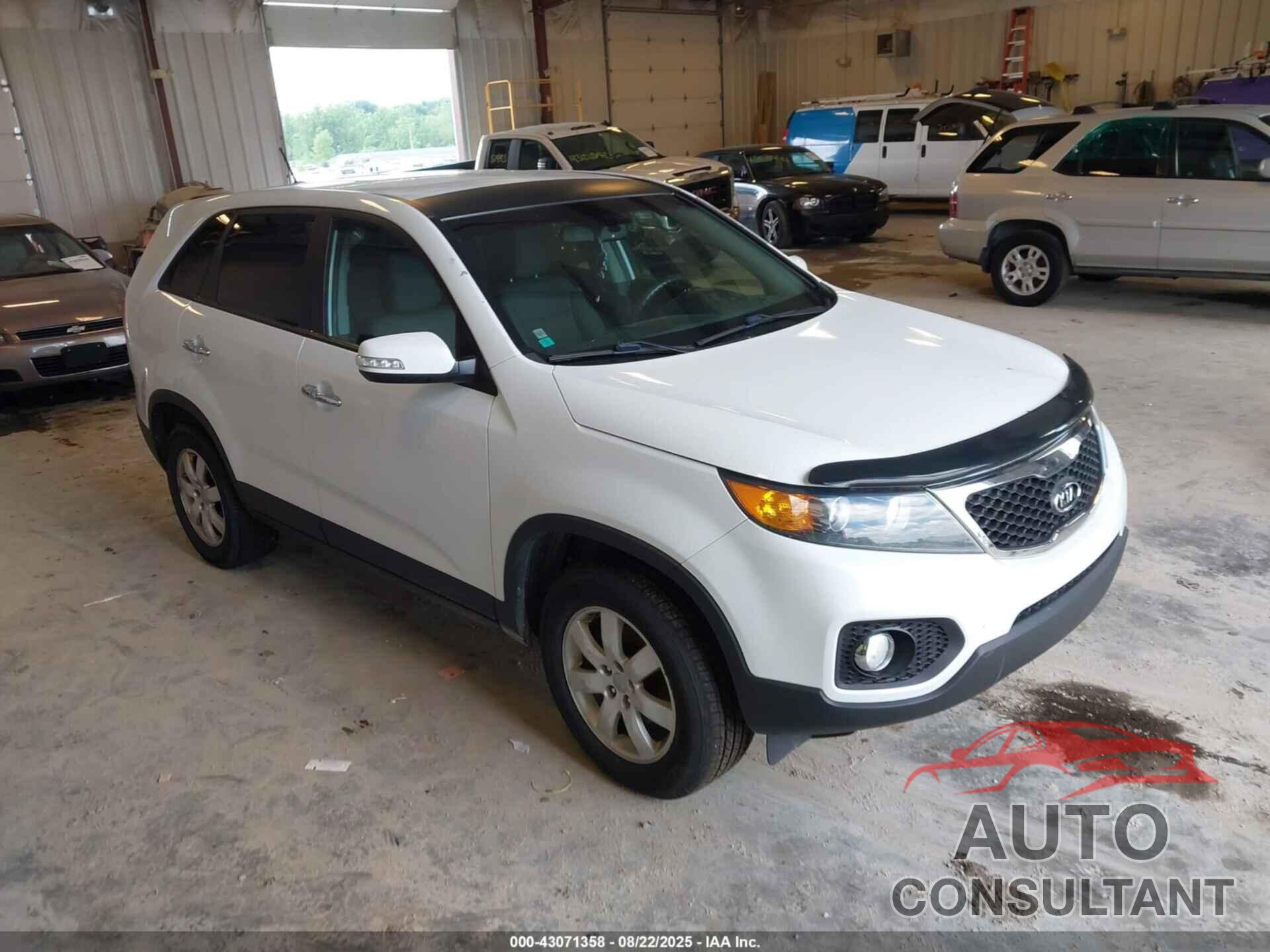 KIA SORENTO 2013 - 5XYKT3A15DG397438