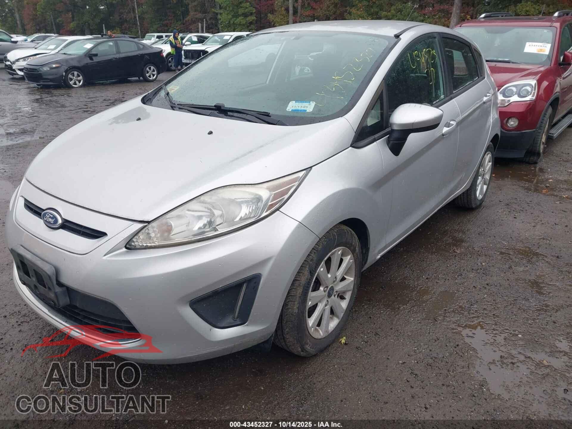 FORD FIESTA 2011 - 3FADP4EJ5BM125572