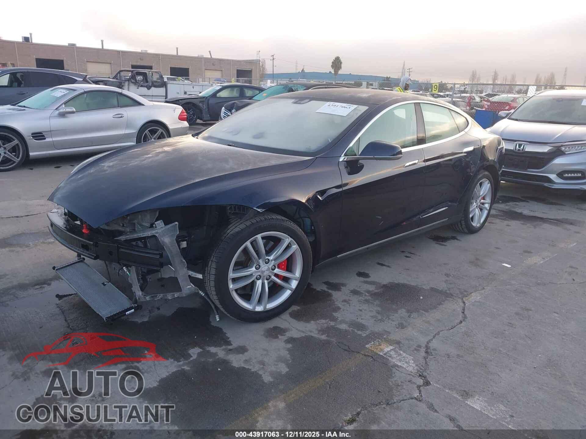 TESLA MODEL S 2014 - 5YJSA1H18EFP35164