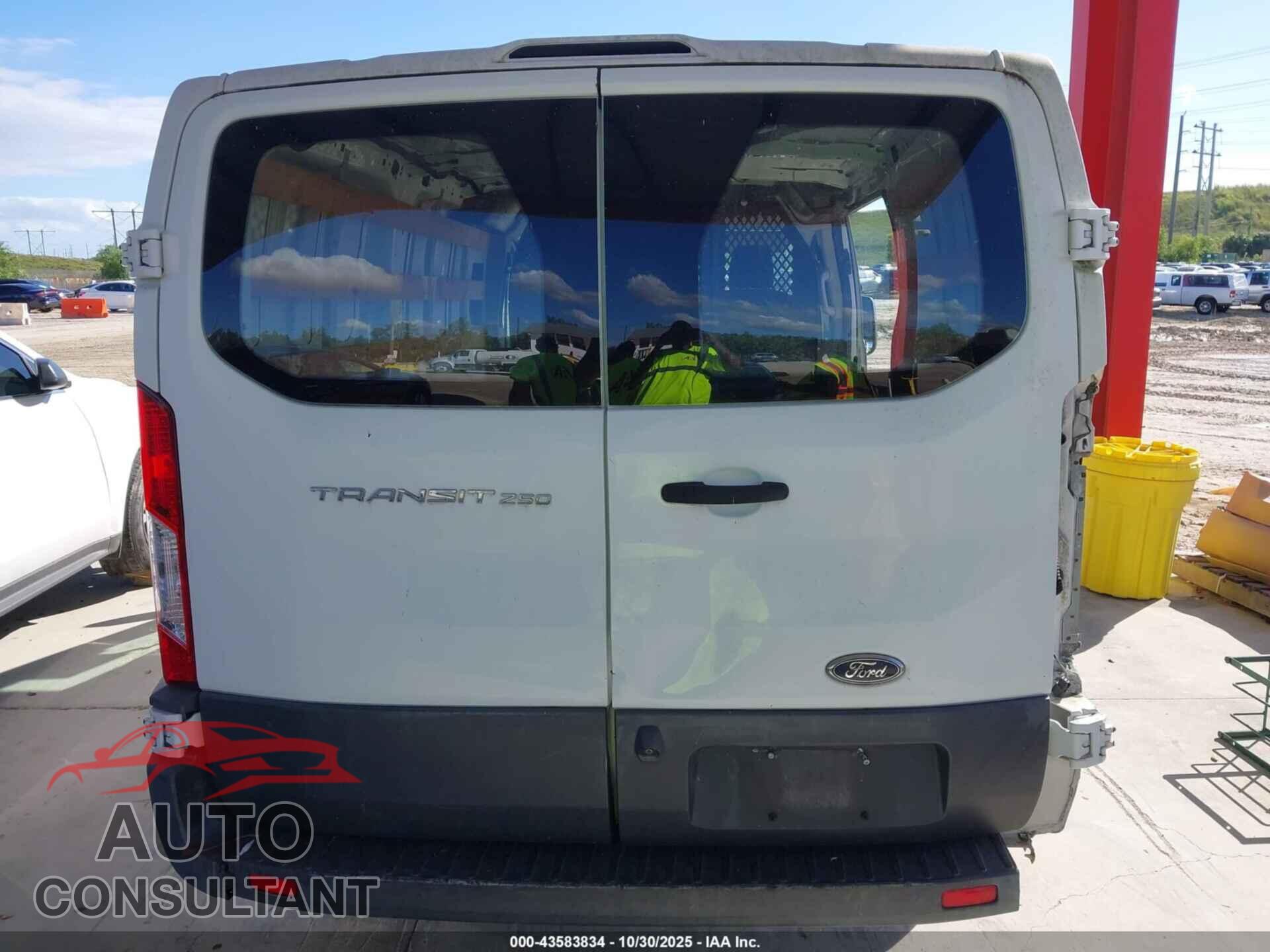 FORD TRANSIT 2017 - 1FTYR1YM9HKB10986