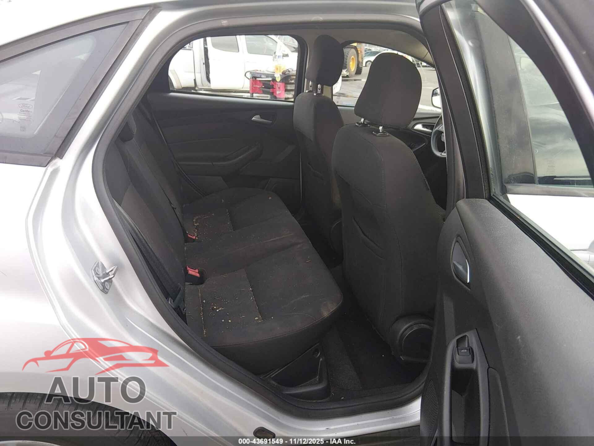 FORD FOCUS 2015 - 1FADP3F29FL262460