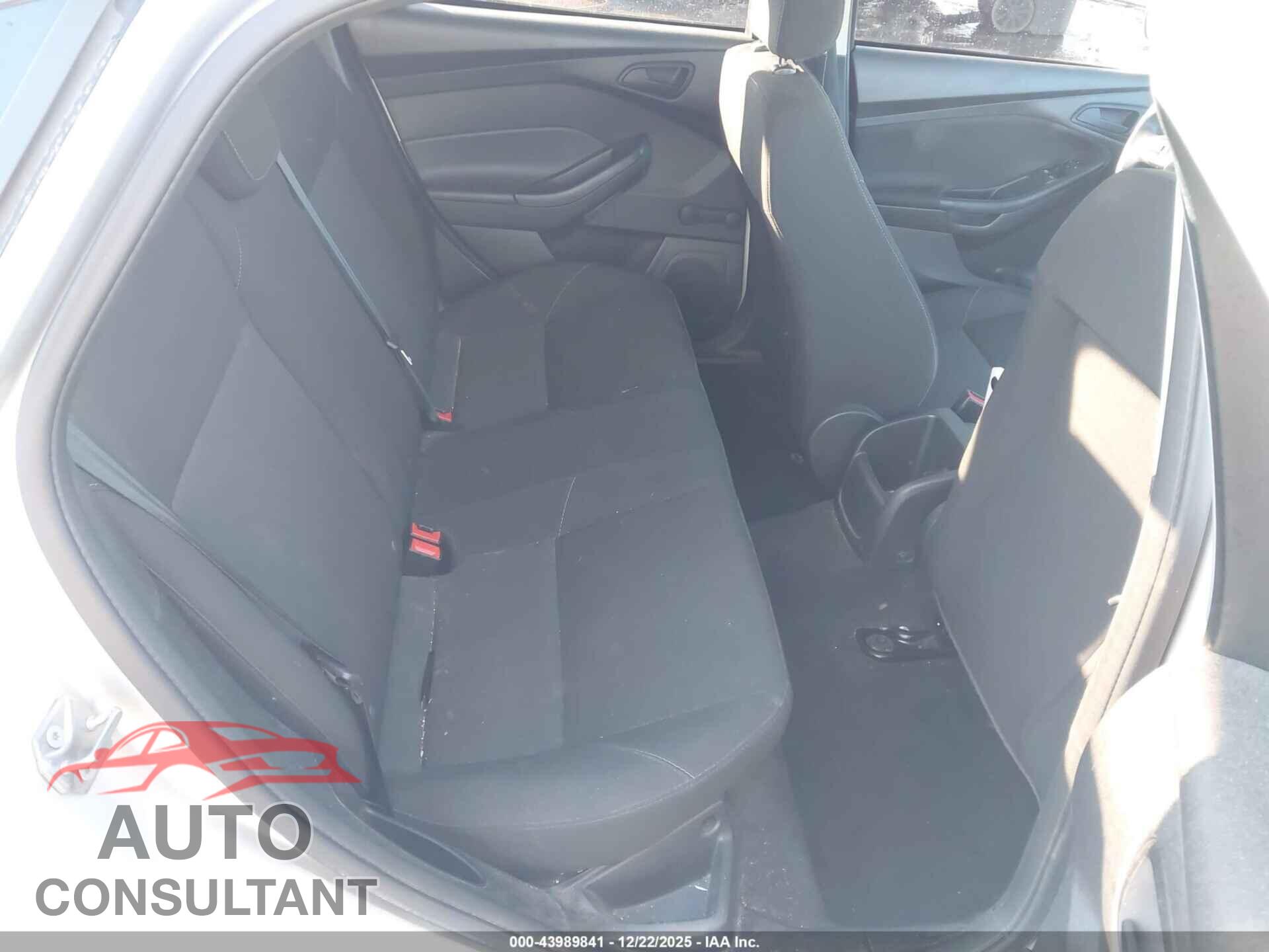 FORD FOCUS 2018 - 1FADP3E20JL287919