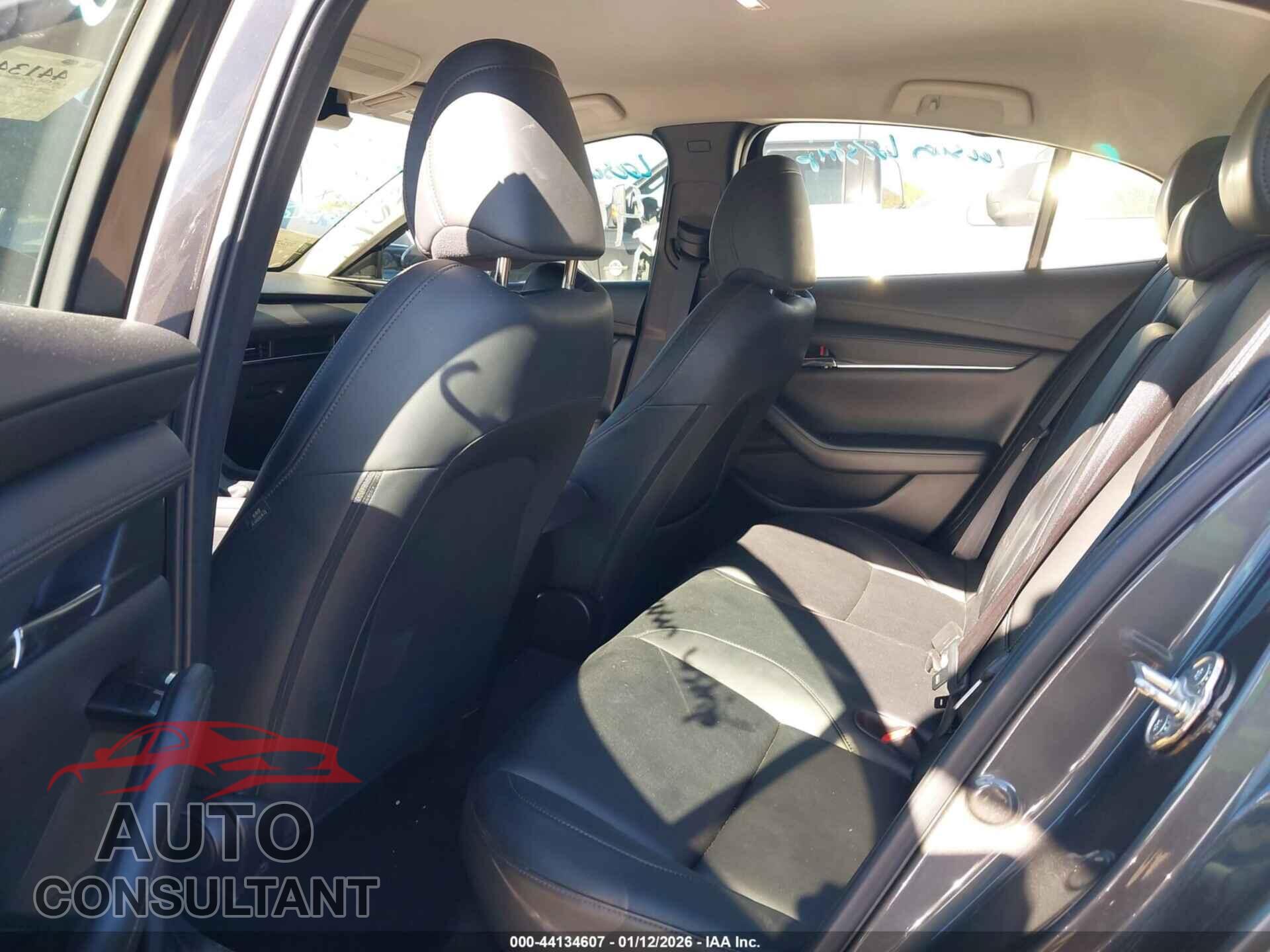 MAZDA MAZDA3 2019 - JM1BPACL1K1110357
