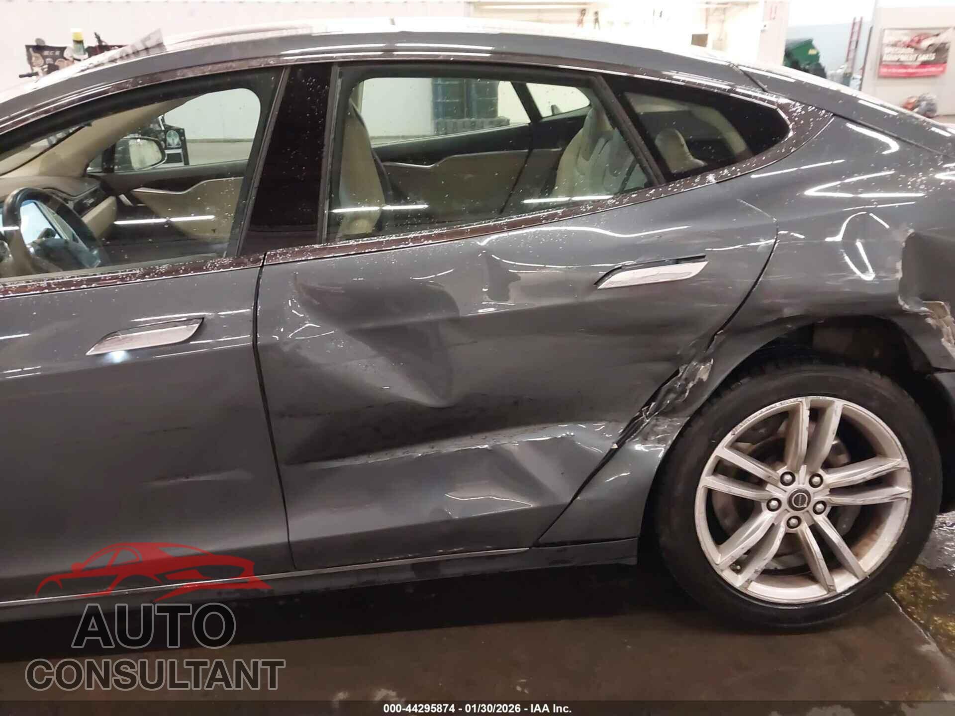 TESLA MODEL S 2013 - 5YJSA1DN6DFP03403