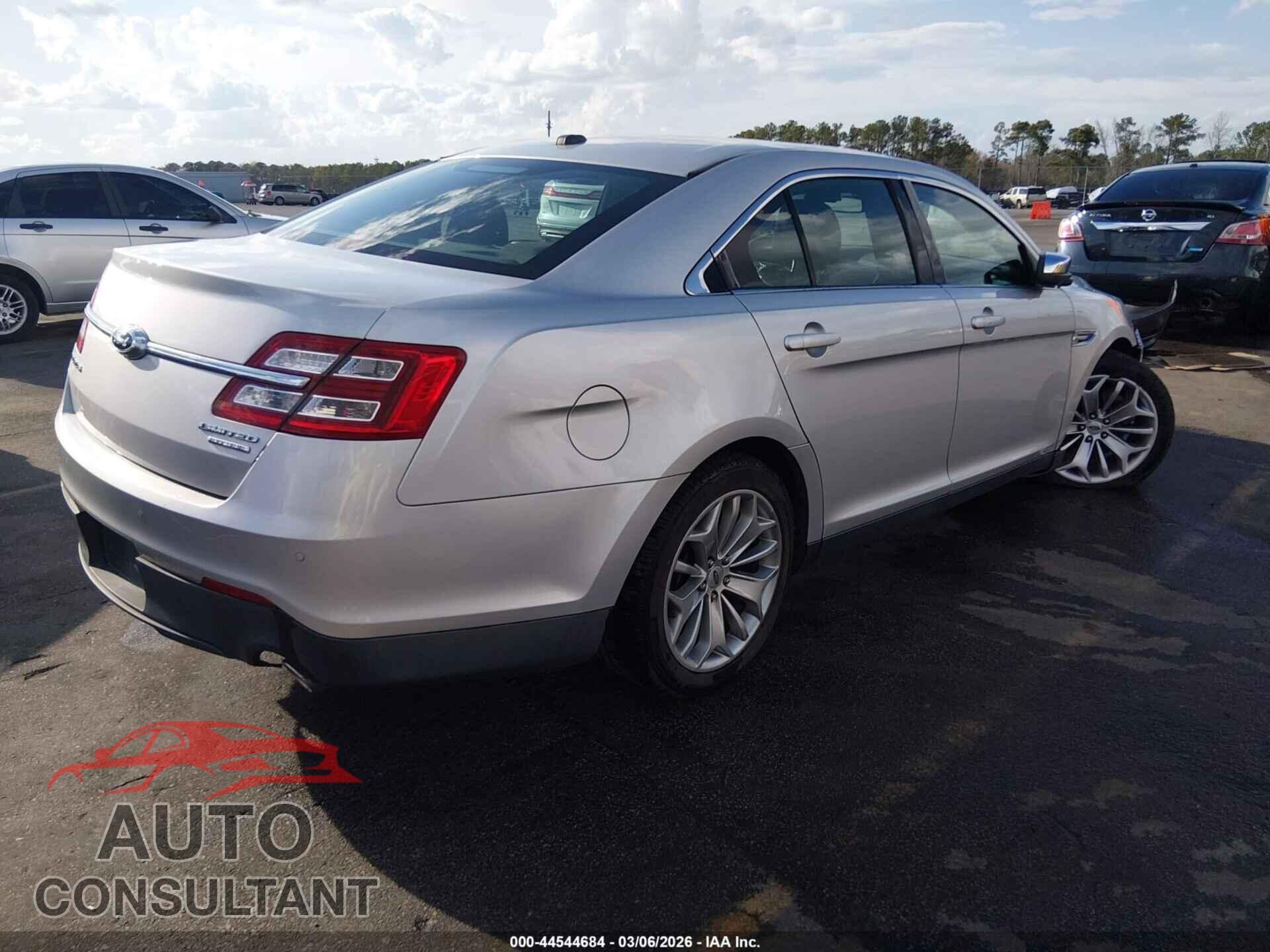 FORD TAURUS 2015 - 1FAHP2F83FG170589