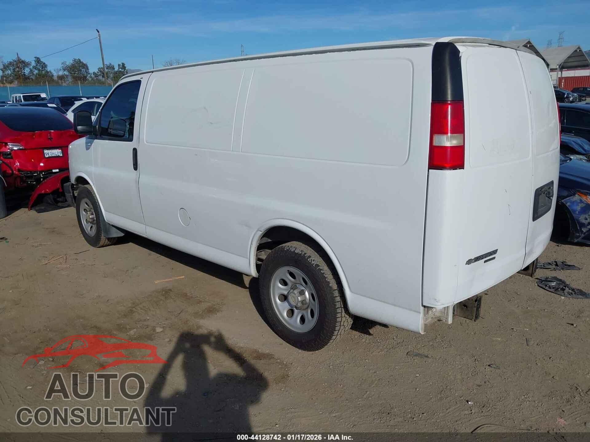 CHEVROLET EXPRESS G1500 2013 - 1GCSGAF46D1121443