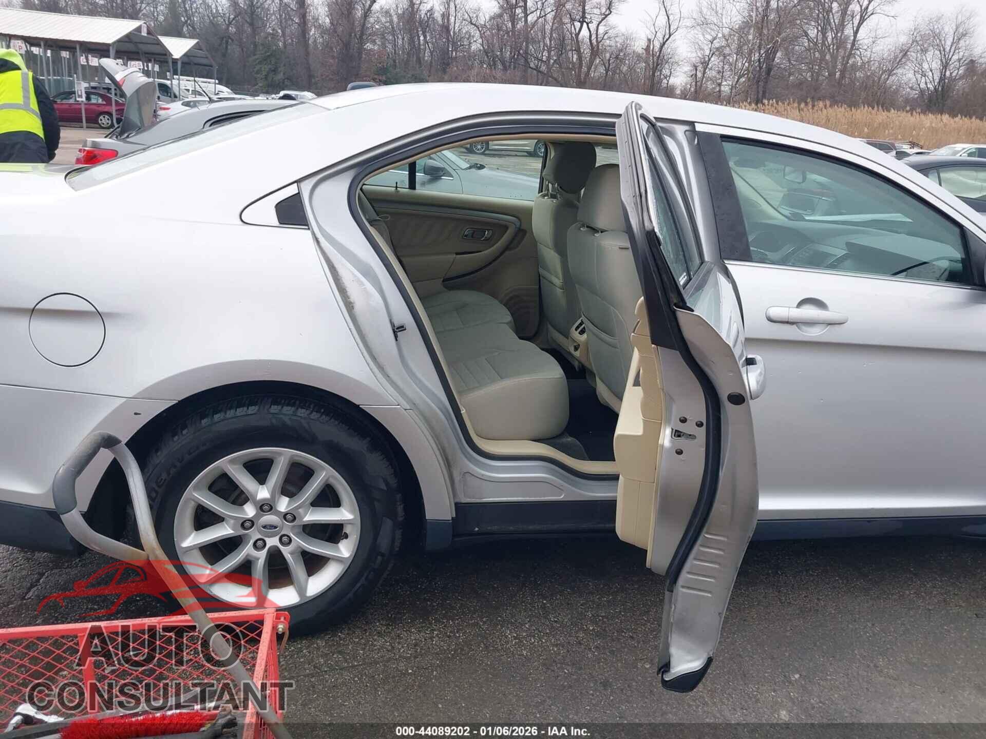 FORD TAURUS 2013 - 1FAHP2D86DG235564