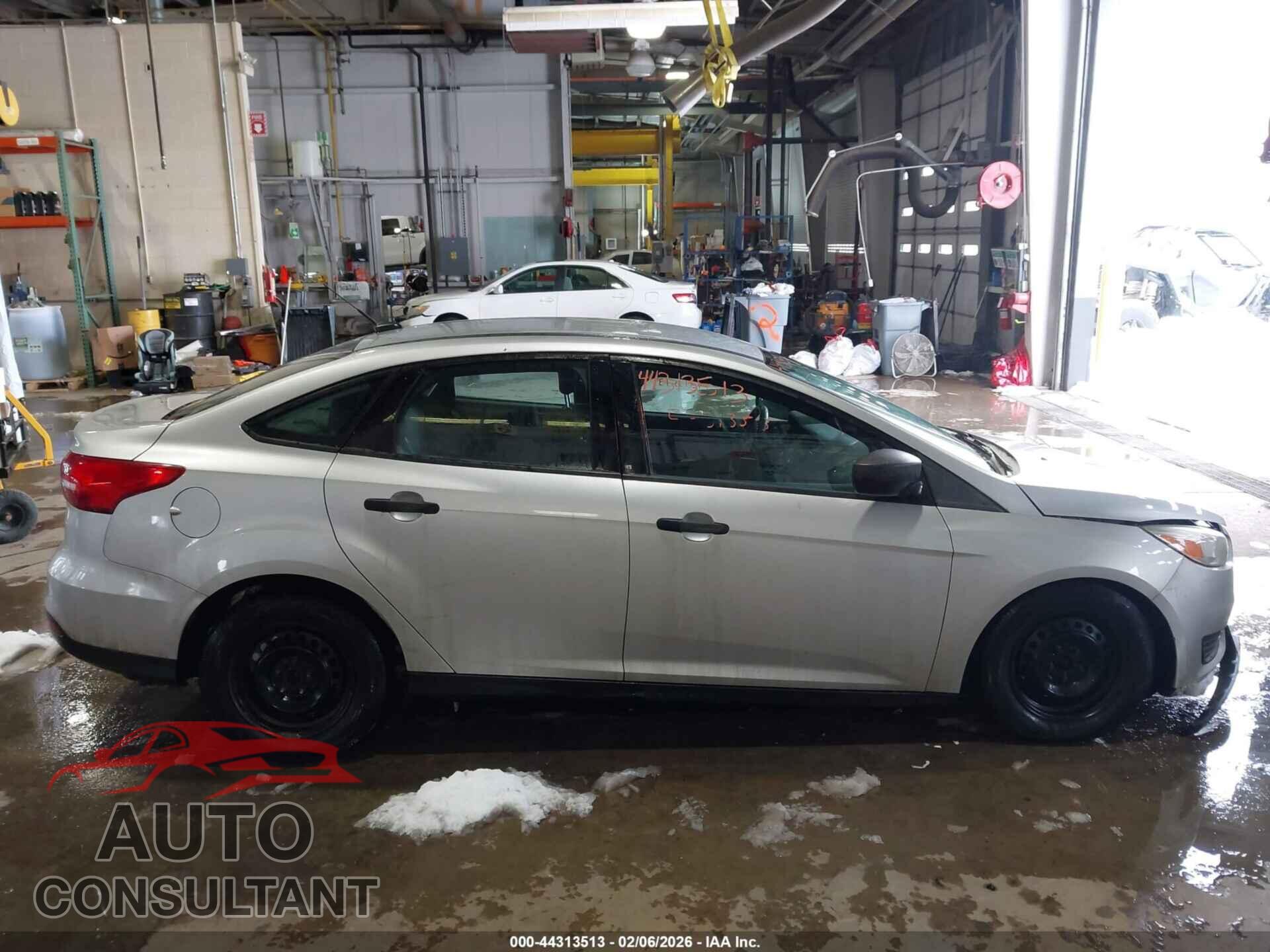FORD FOCUS 2017 - 1FADP3E23HL266850