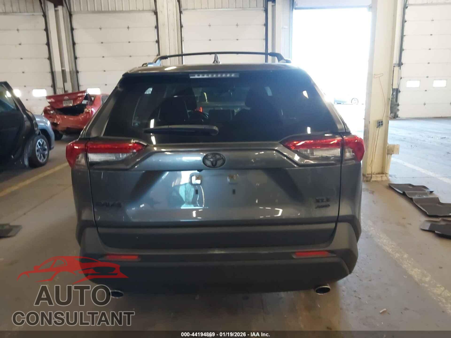 TOYOTA RAV4 2023 - JTMP1RFV8PD096742